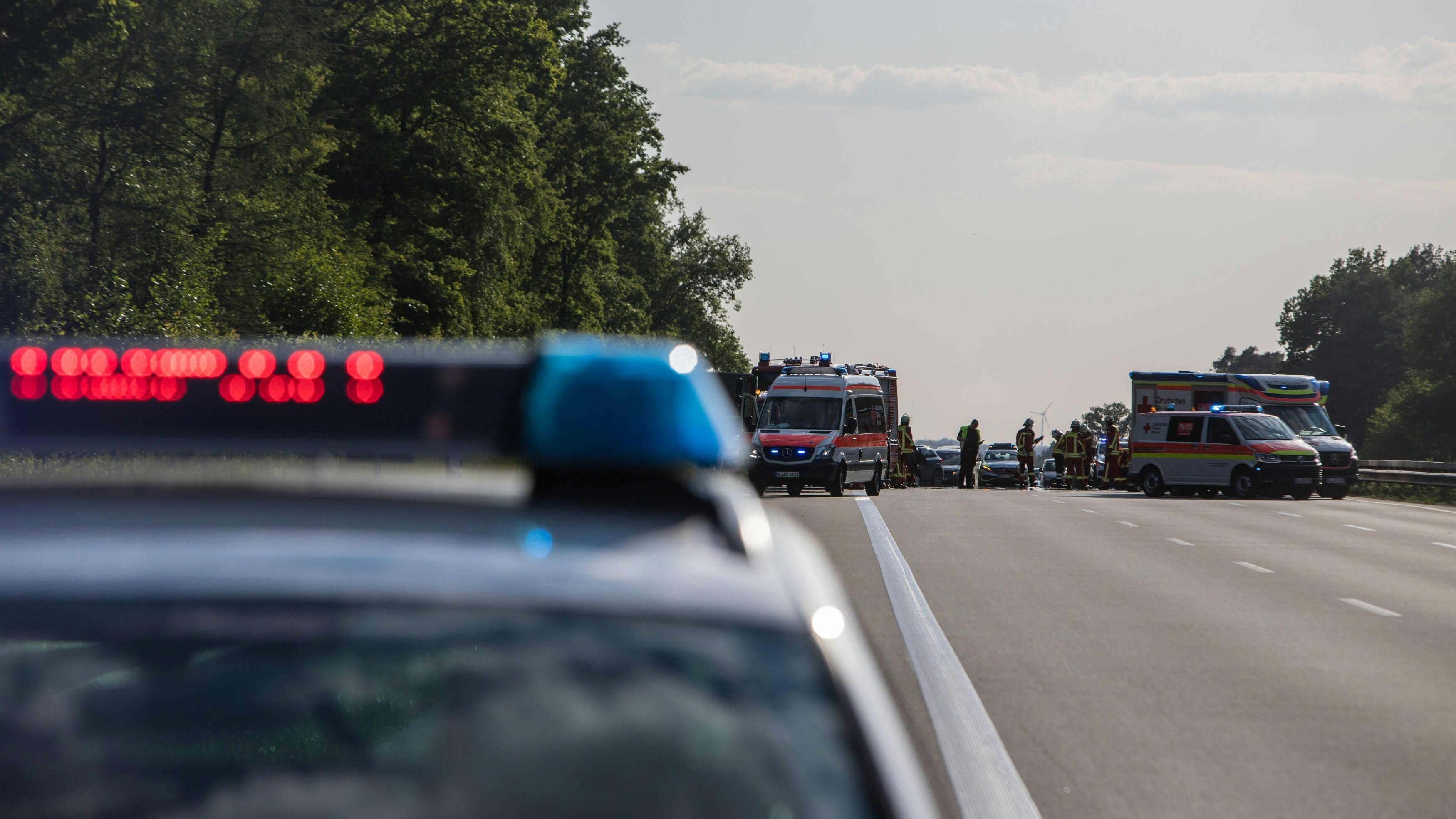 Heute.at - Vorsichtig fahren! Glut-Hitze sprengt Autobahn auf