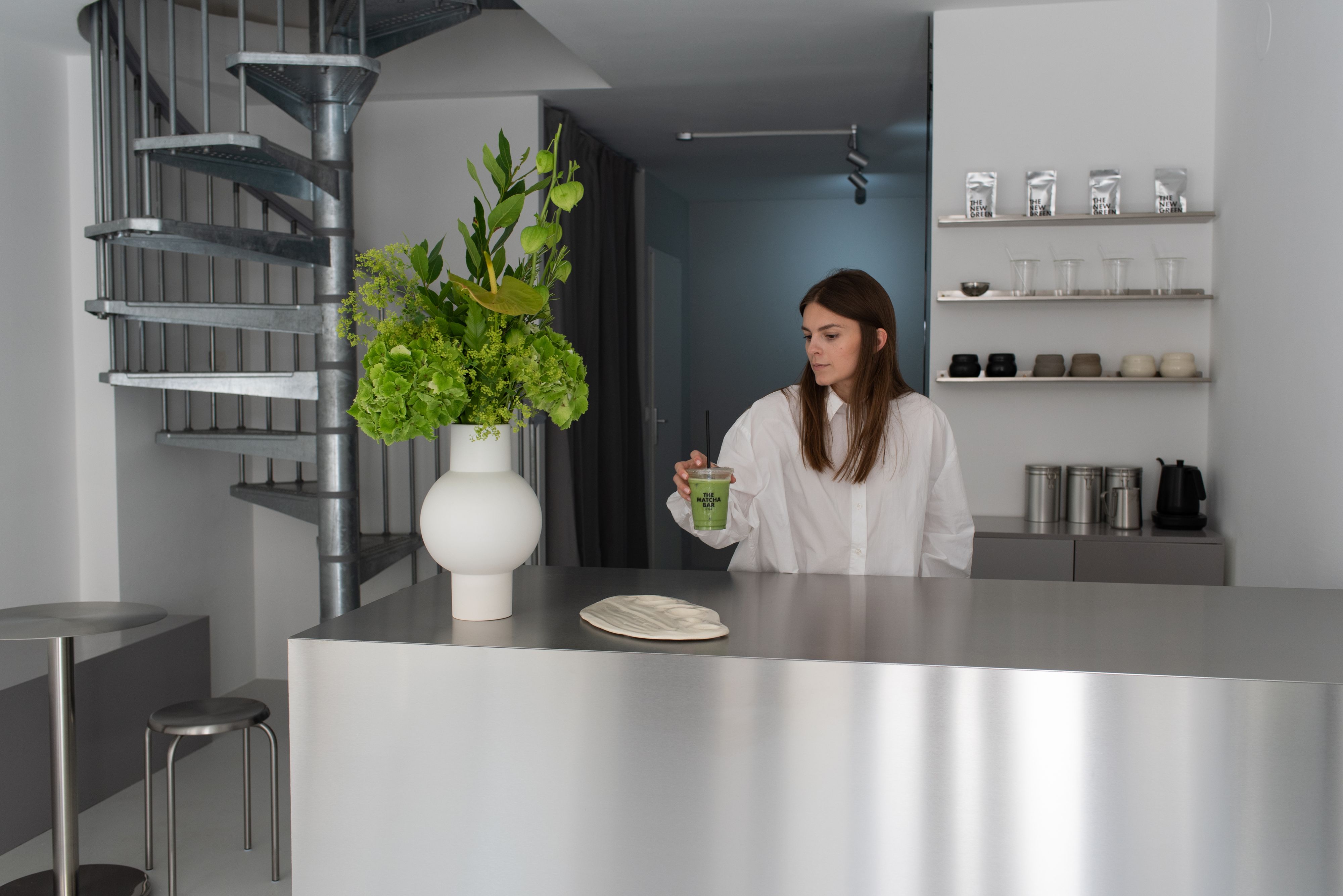 In der Wiener Neustiftgasse hat Doris Dorner ein Refugium für Matcha-Lover gegründet: The New Green. Hier dreht sich alles um das grüne Getränk mit Health-Benefits.