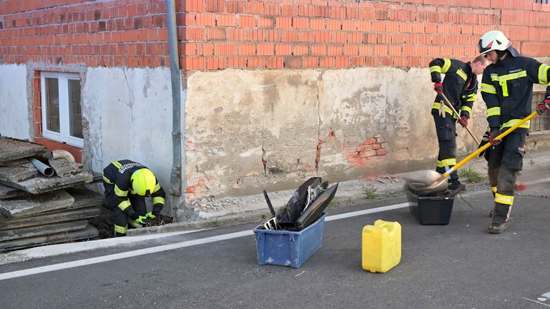 In der Gemeinde Helpfau-Uttendorf ist es am Mittwoch zu einem tragischen Verkehrsunfall gekommen. Für einen Autofahrer (44) kam dabei jede Hilfe zu spät.