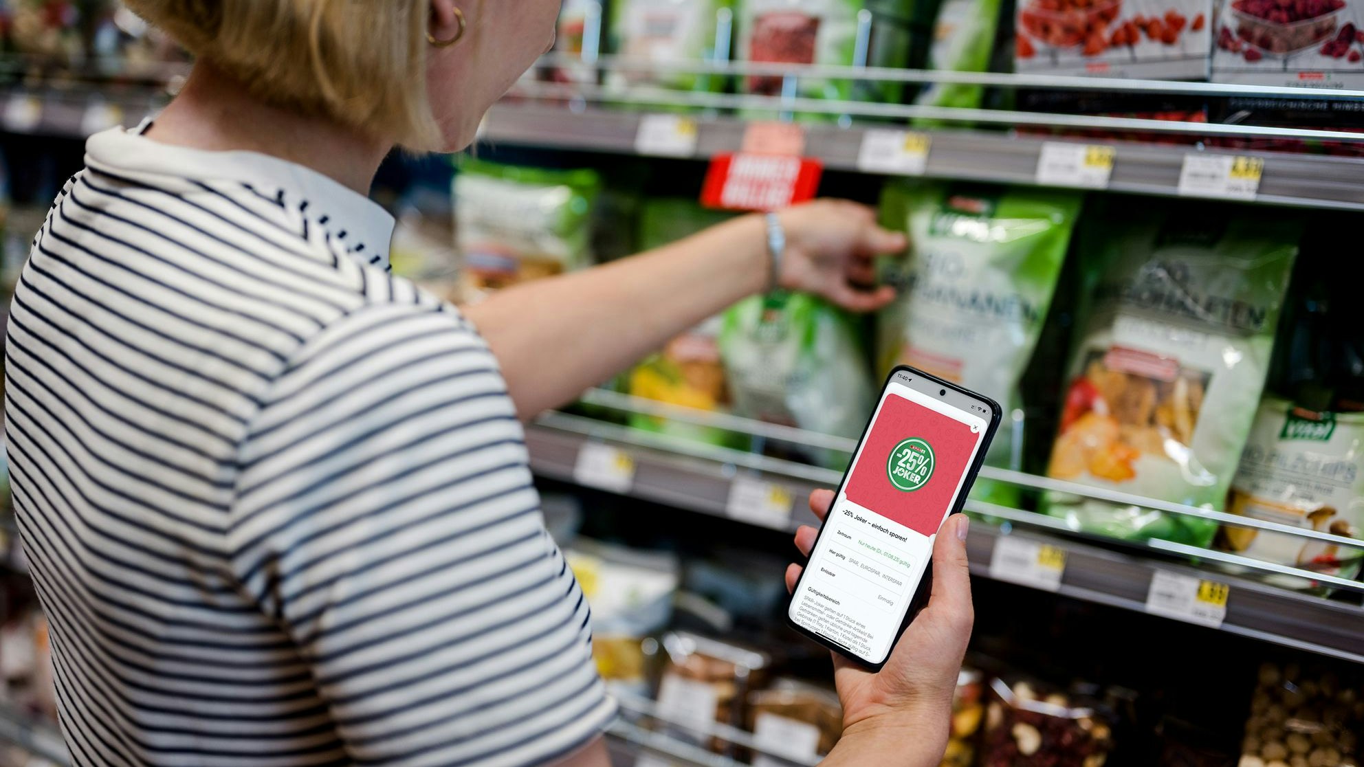 Die Supermarktkette Spar hat bereits seit drei Jahren eine Rabatt-Funktion in ihrer App, bietet aber auch weiterhin physische Rabattpickerln an