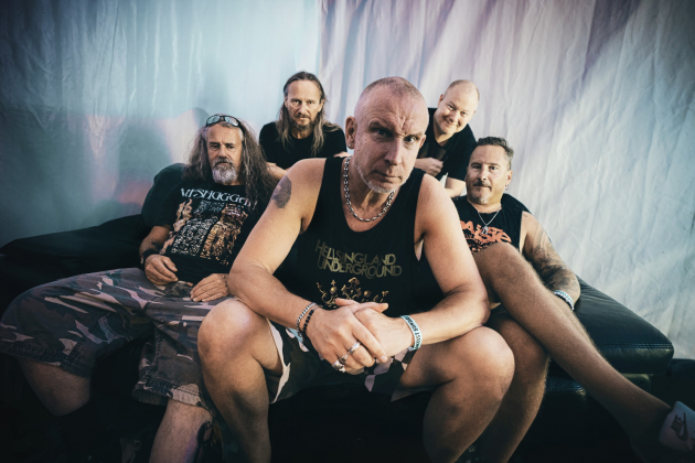<strong>Clawfinger</strong> anno 2025: André Skaug (Bass), Bård Torstensen (Gitarre), Zak Tell (Gesang), Jocke Skog (Gitarre, Keyboards), Micke Dahlén (Schlagzeug)