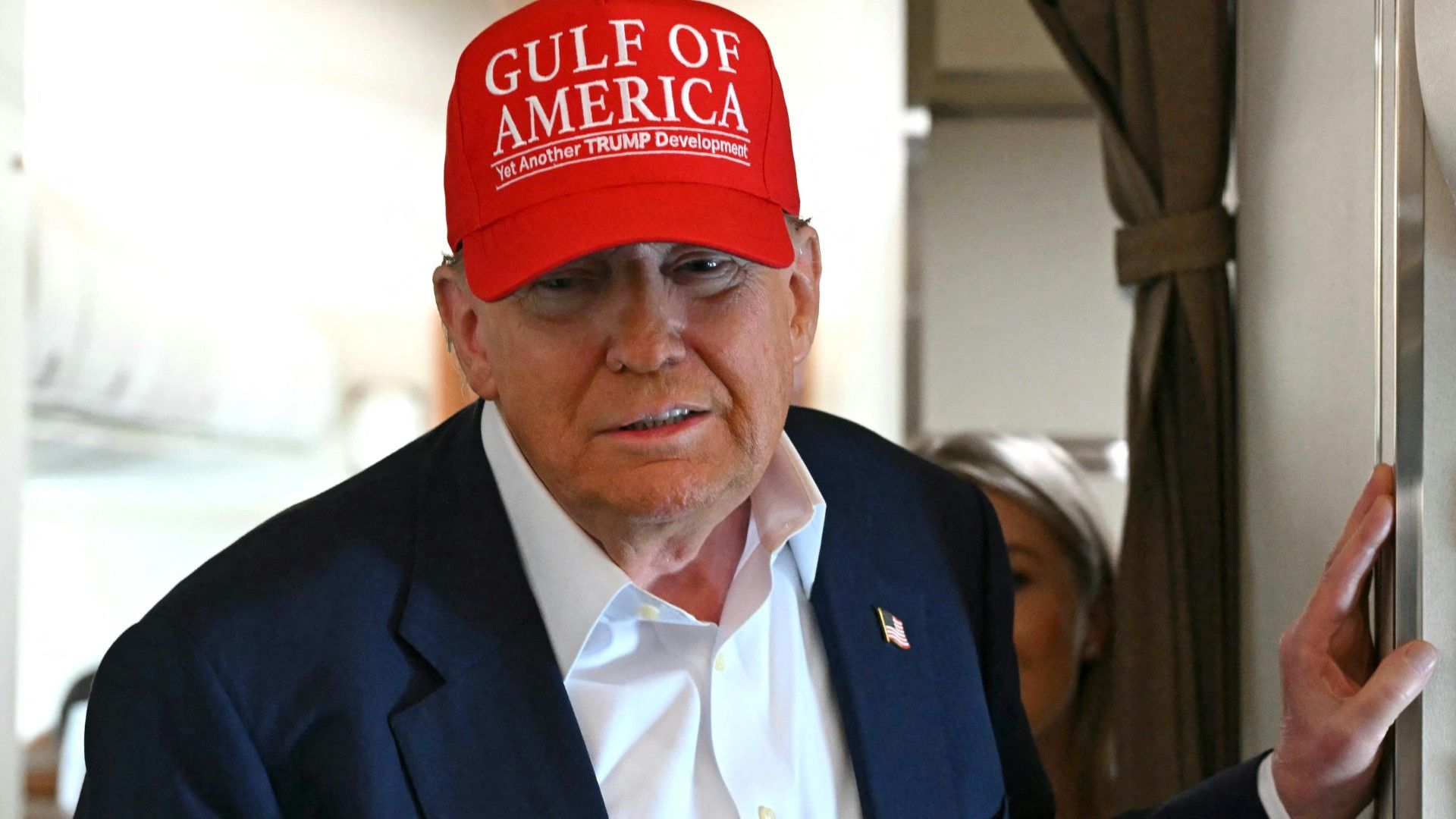 Nach über 40 Stunden Debatte stimmte der Senat am Dienstag mit 51 zu 50 Stimmen für den 