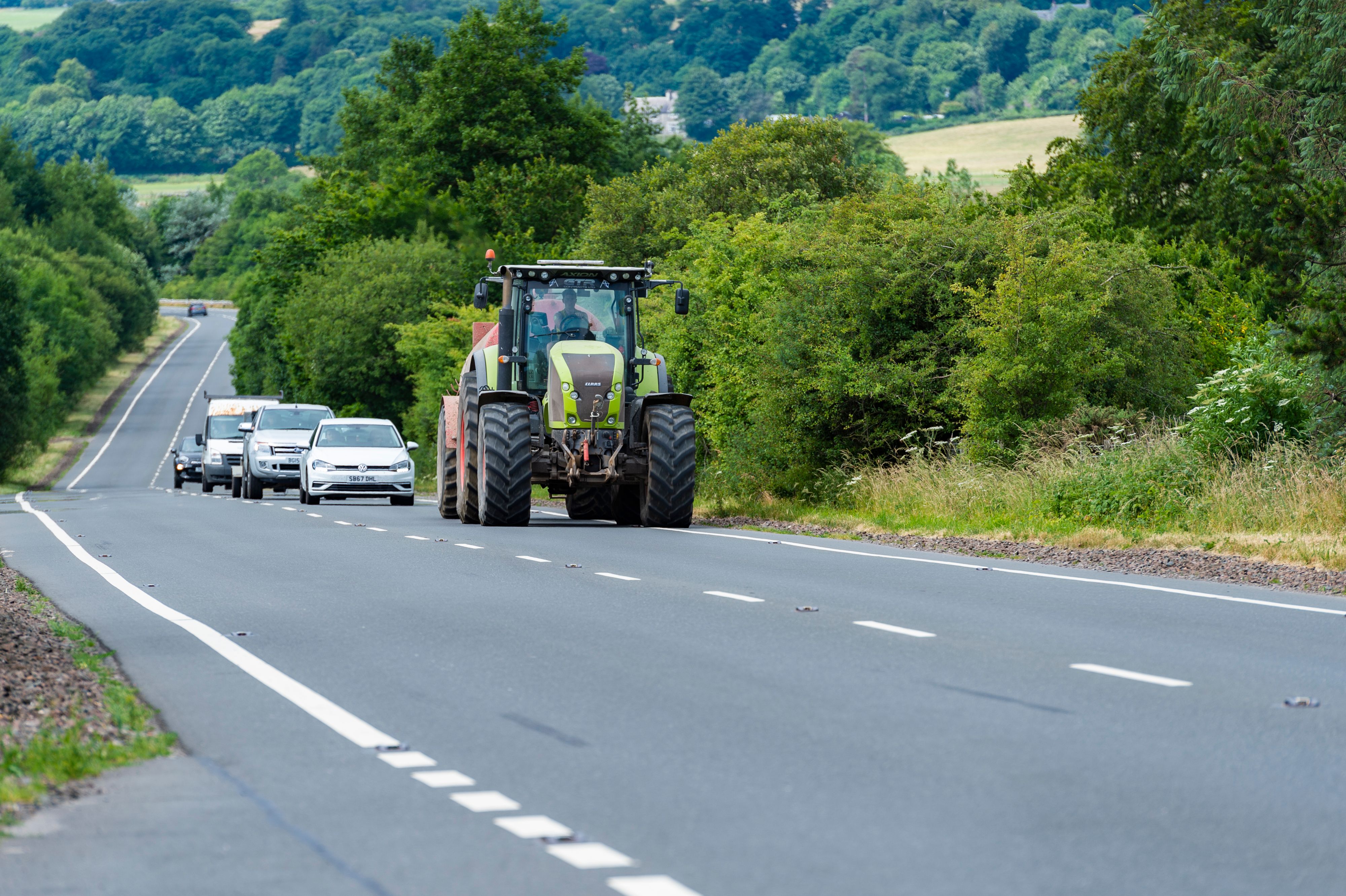 Der Traktorfahrer war in Schlangenlinien unterwegs. Symbolbild.