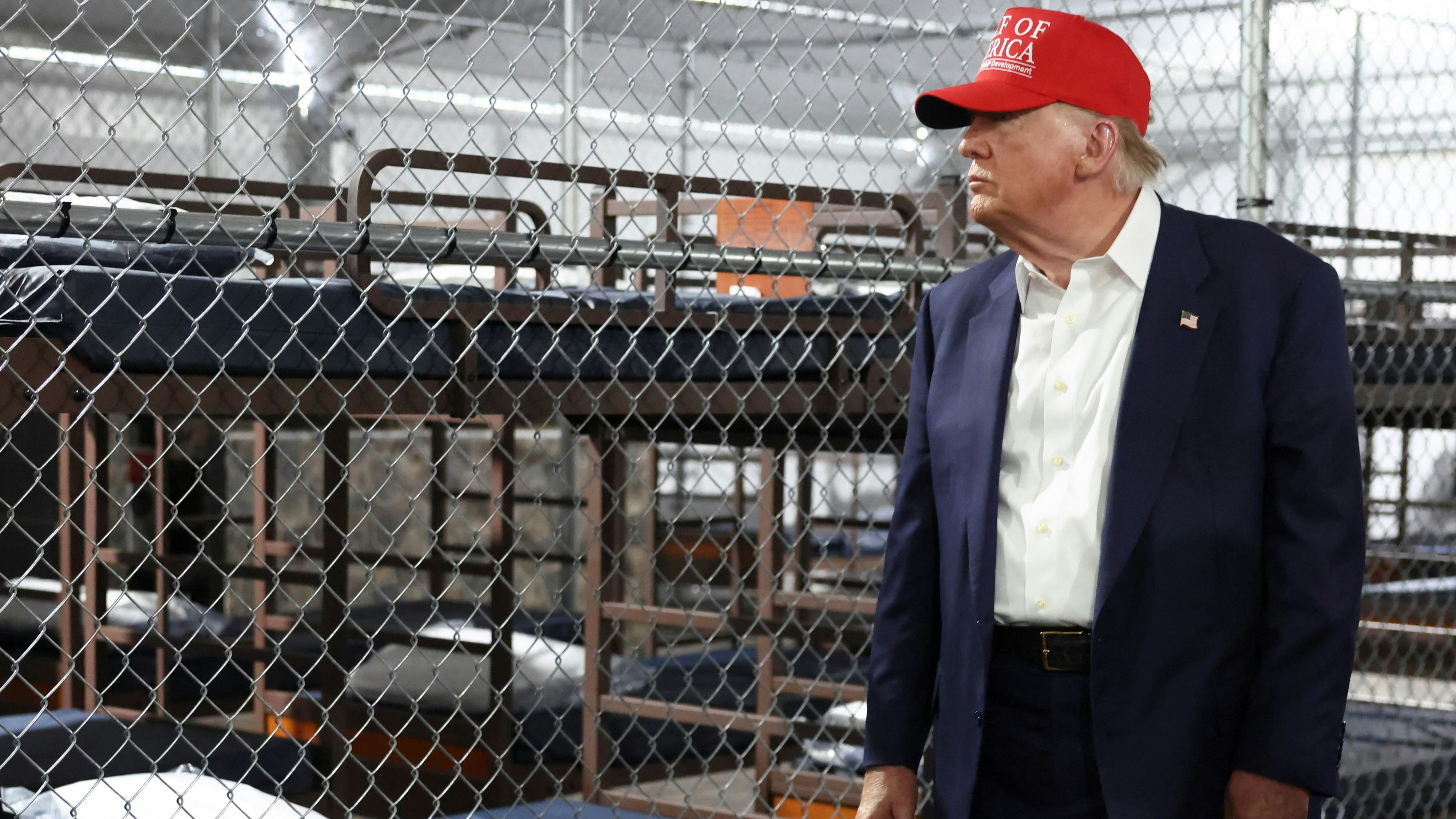 Heute.at - Alligator Alcatraz – Trump verspottet Migranten
