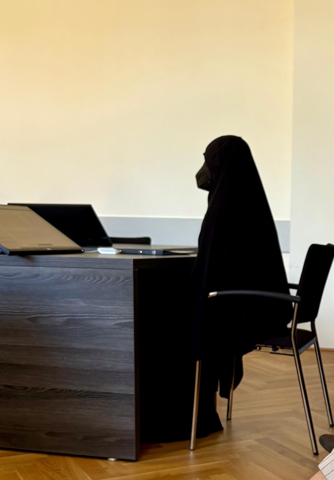 Die Angeklagte vor Gericht in Wr. Neustadt