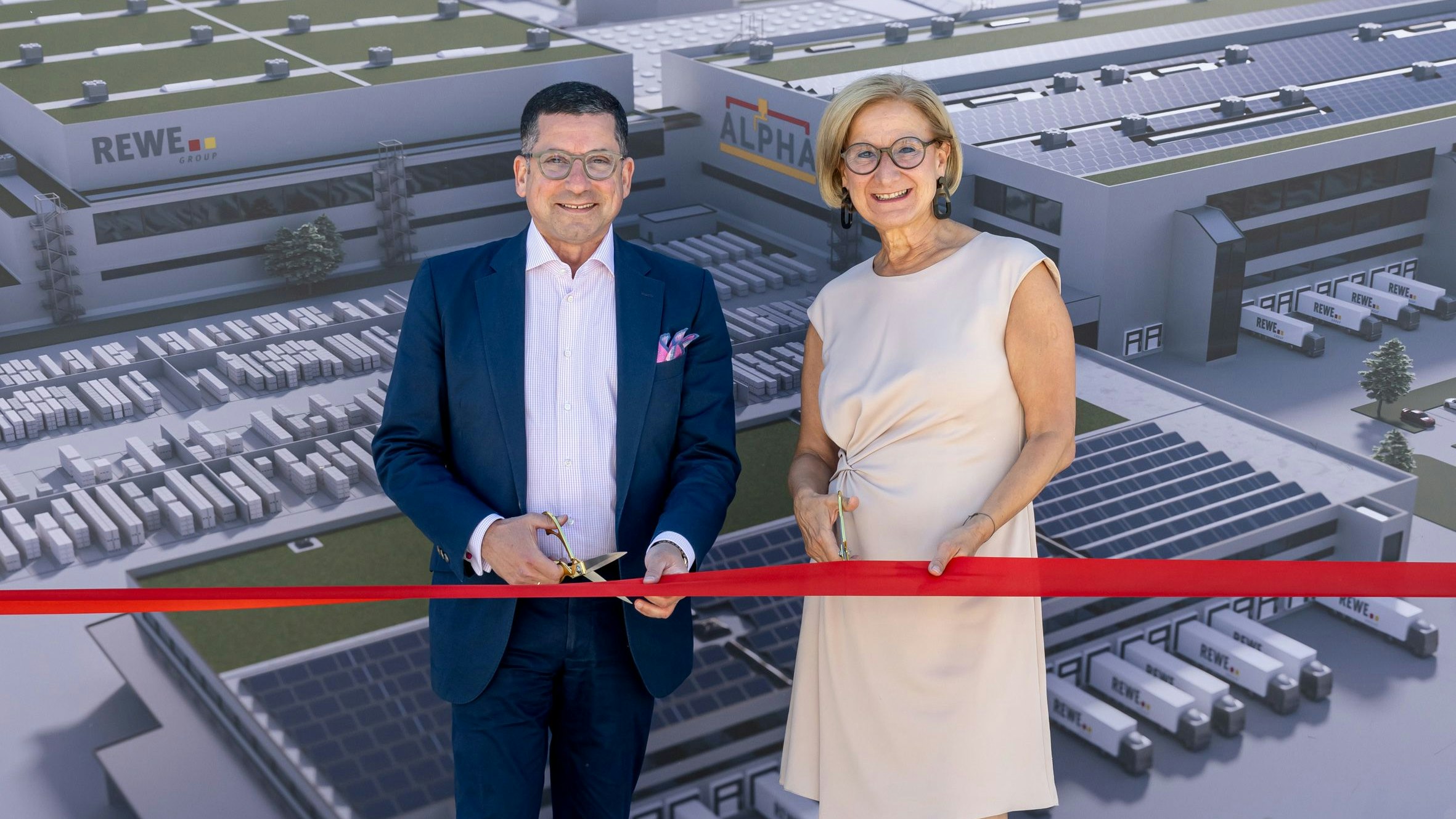 <strong>Marcel Haraszti</strong>, Vorstand der REWE International AG und NÖ-Landeshauptfrau <strong>Johanna Mikl-Leitner</strong>