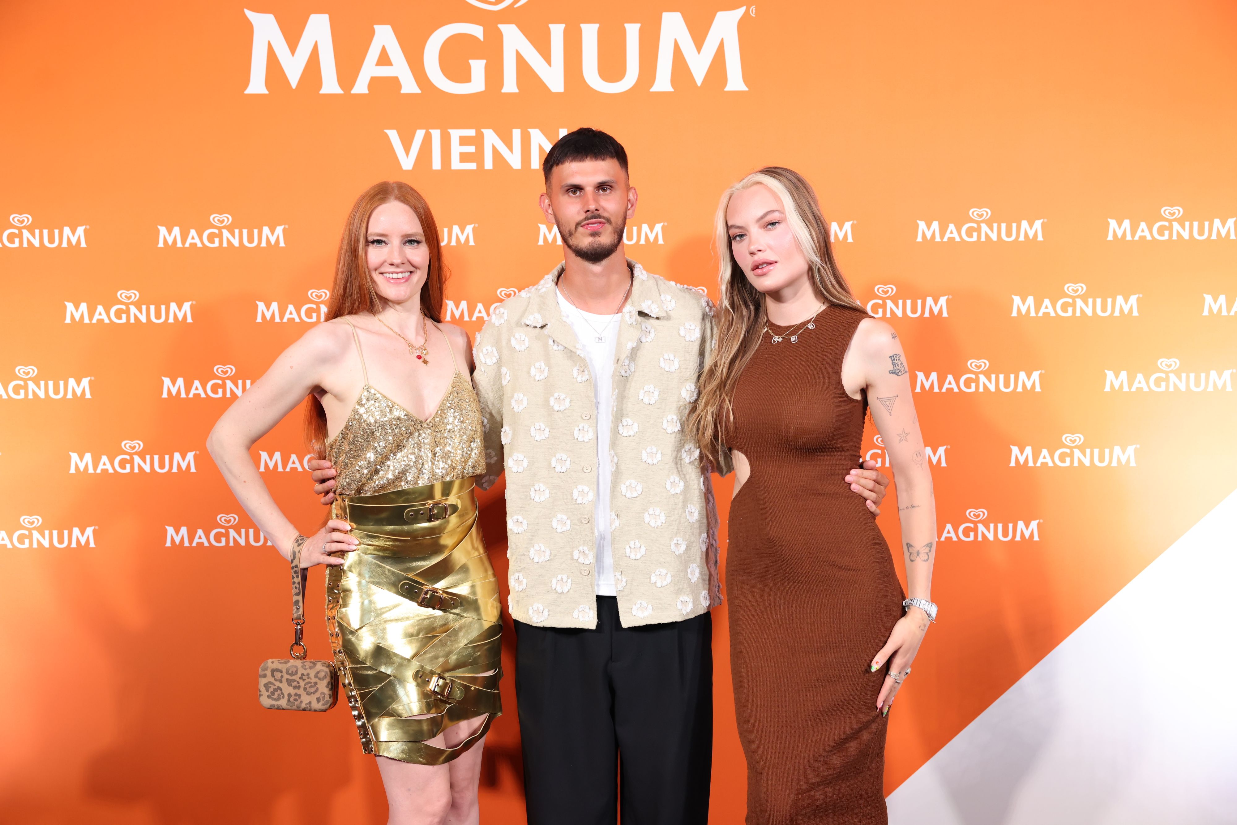 Barbara Meier, Cheyenne Ochsenknecht und ihr Mann Nino Sifkovits ließen sich einen Abend voller Magnum-Eis natürlich nicht entgehen. 