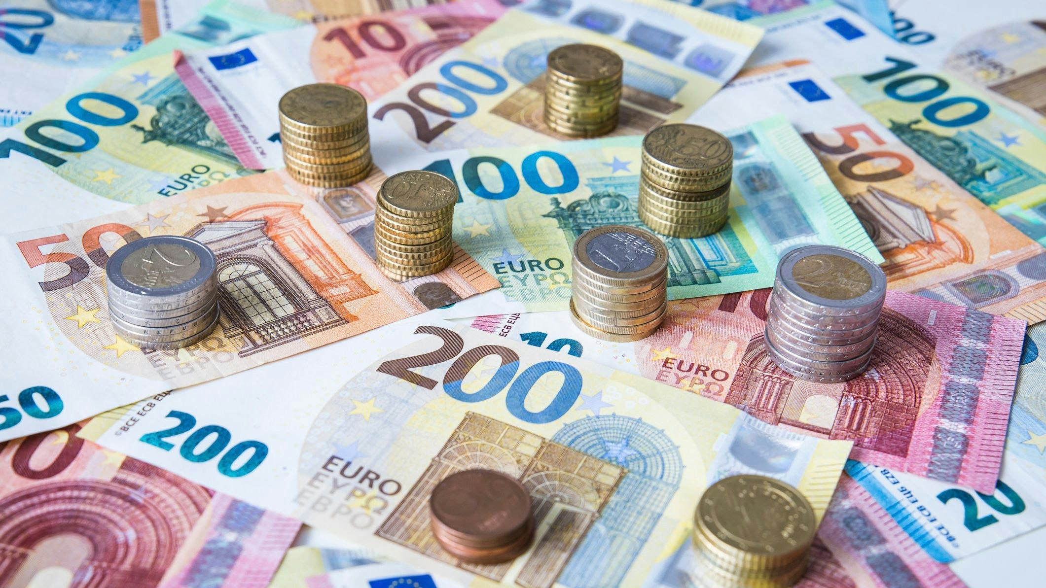 Heute.at - Immer sparsam – jetzt hat Ehepaar 5,2 Mio. € am Konto