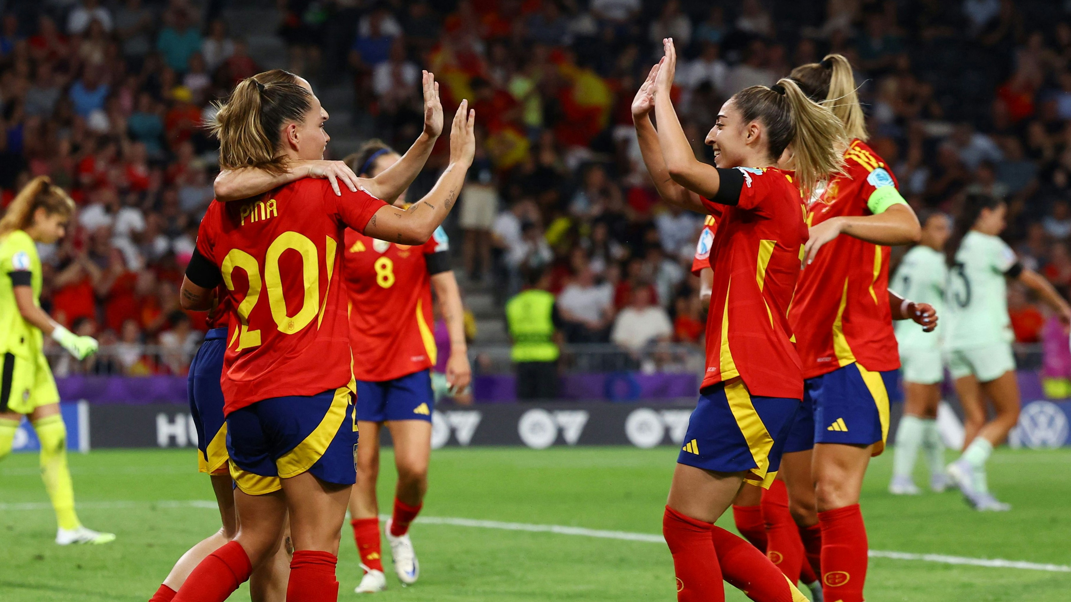 Heute.at - 5:0! Spanien fertigt Portugal nach Jota-Tragödie ab