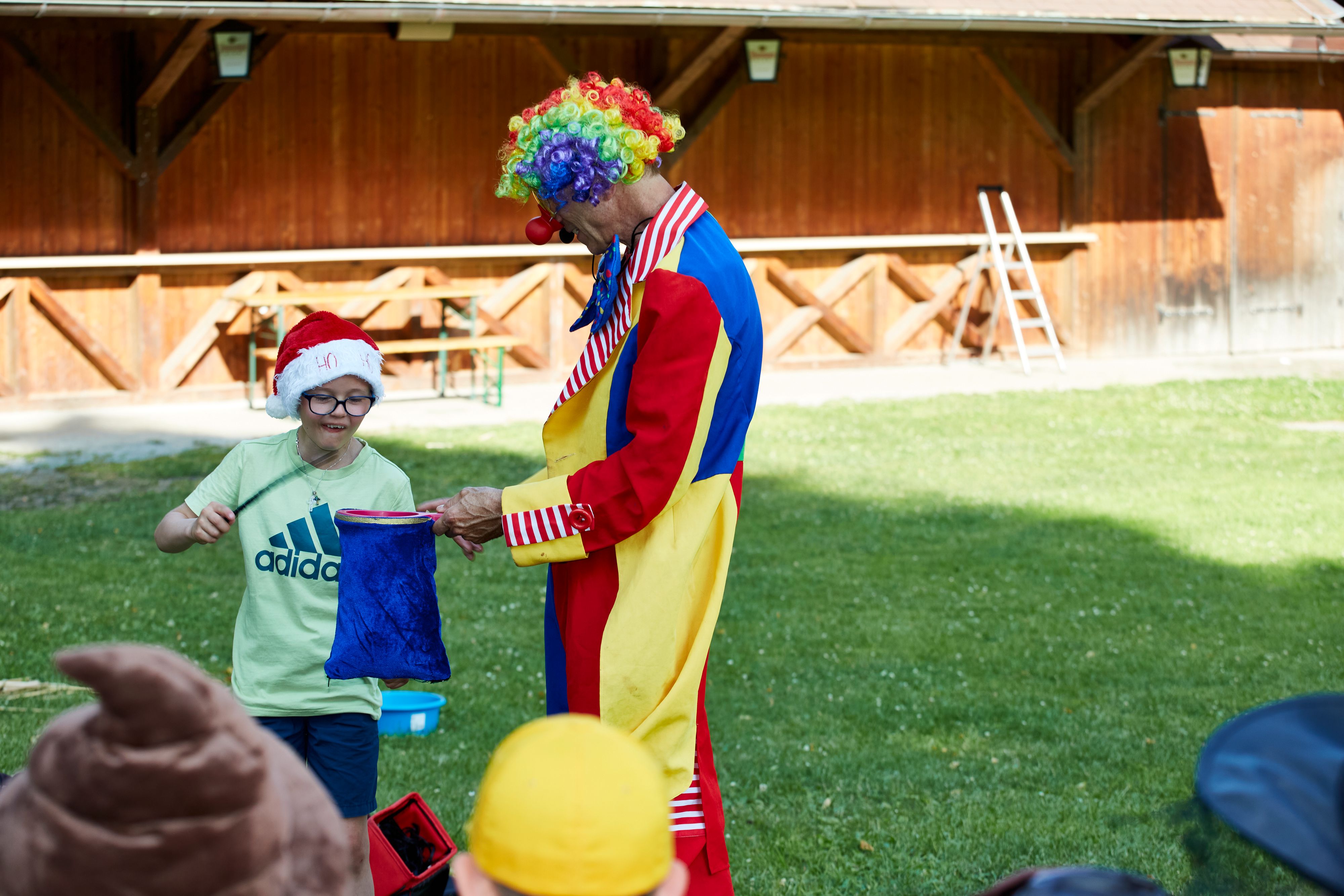 Luca (8) wollte mit Freunden, Familien und Helfern feiern, dass er den Krebs besiegt hat.