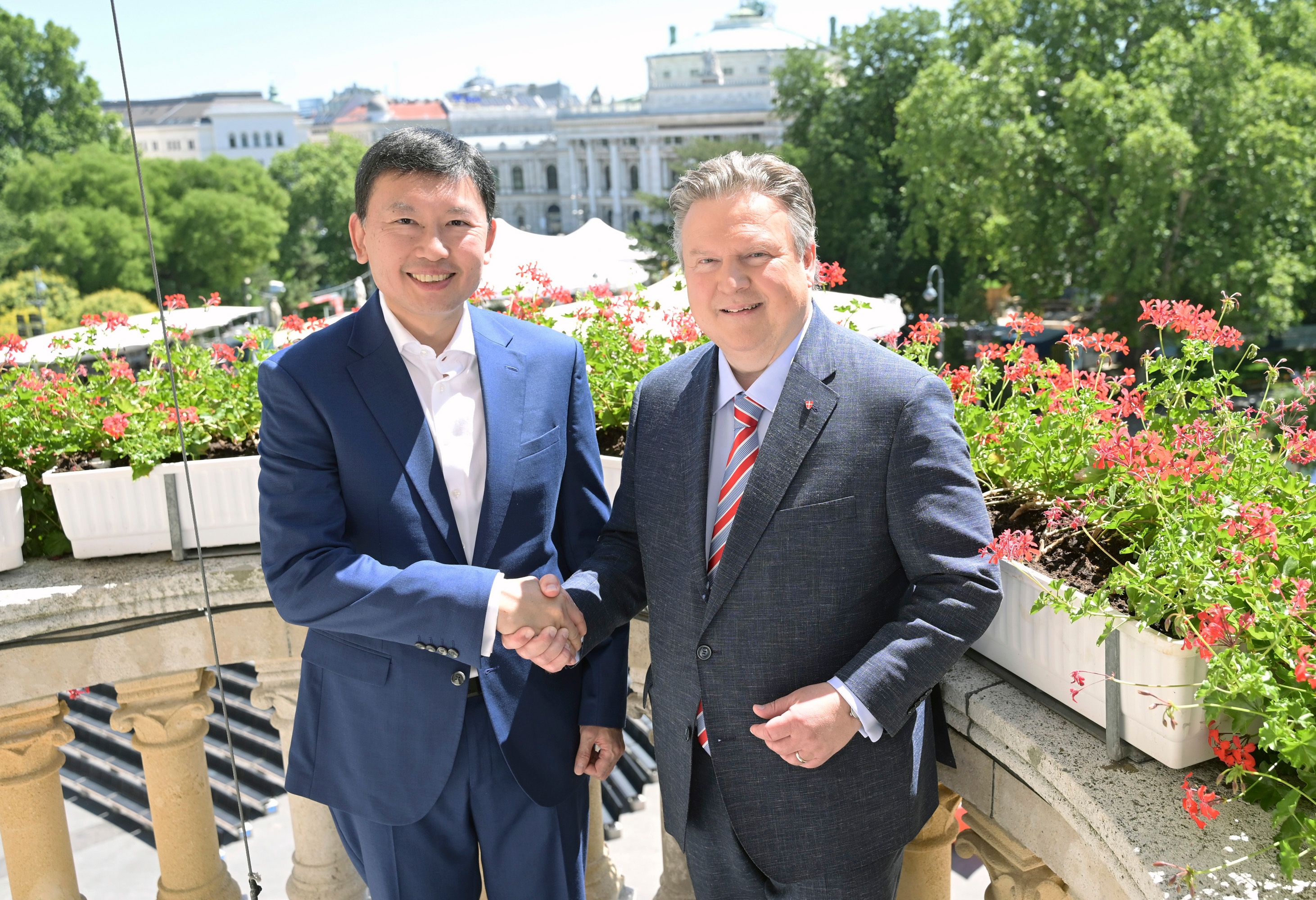 Chee Hong Tat, Minister für Nationale Entwicklung von Singapur, und Bürgermeister Michael Ludwig (SP).