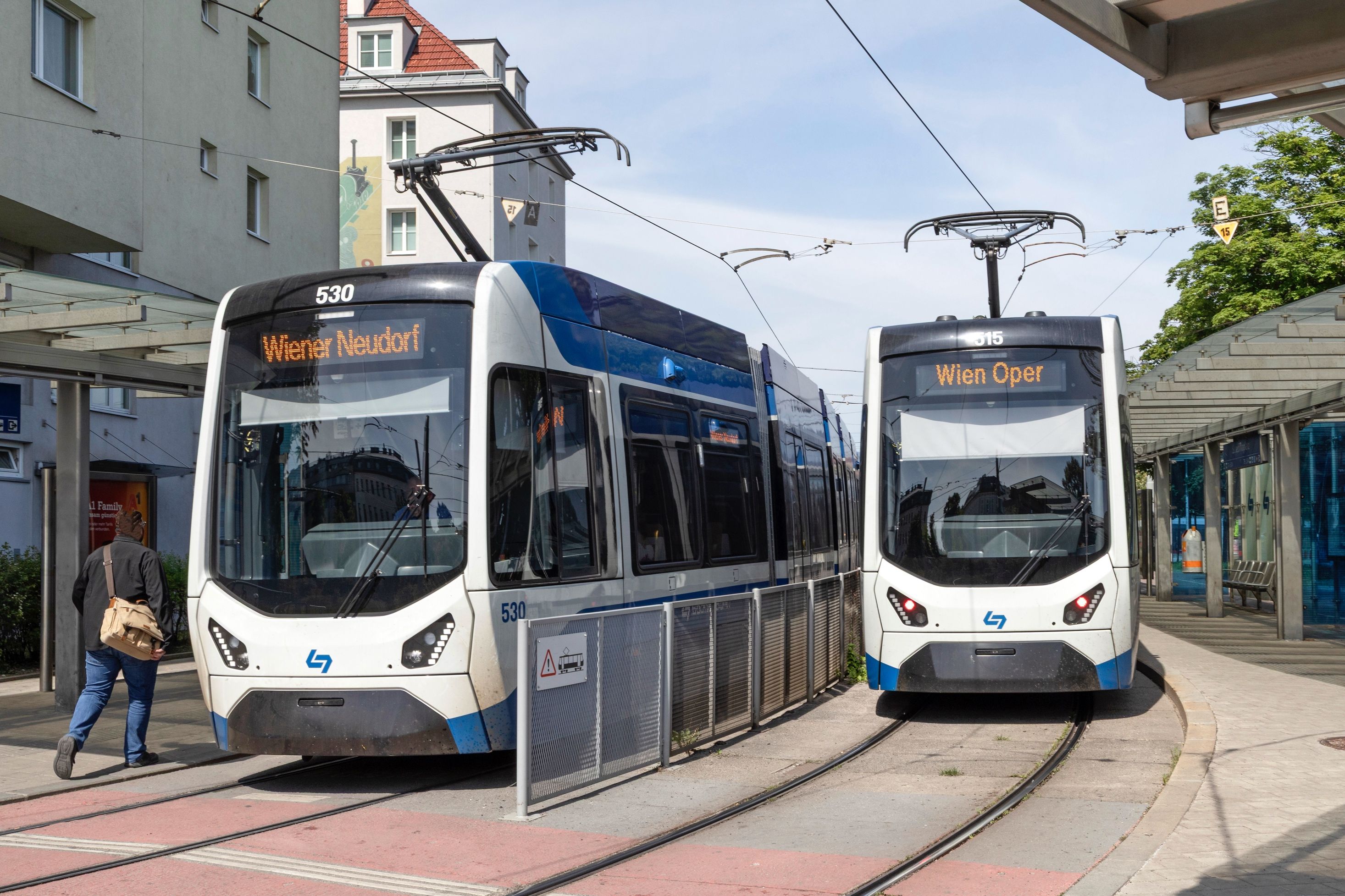 Badner Bahn fährt ab 4. August teilweise mit Schienenersatzverkehr.