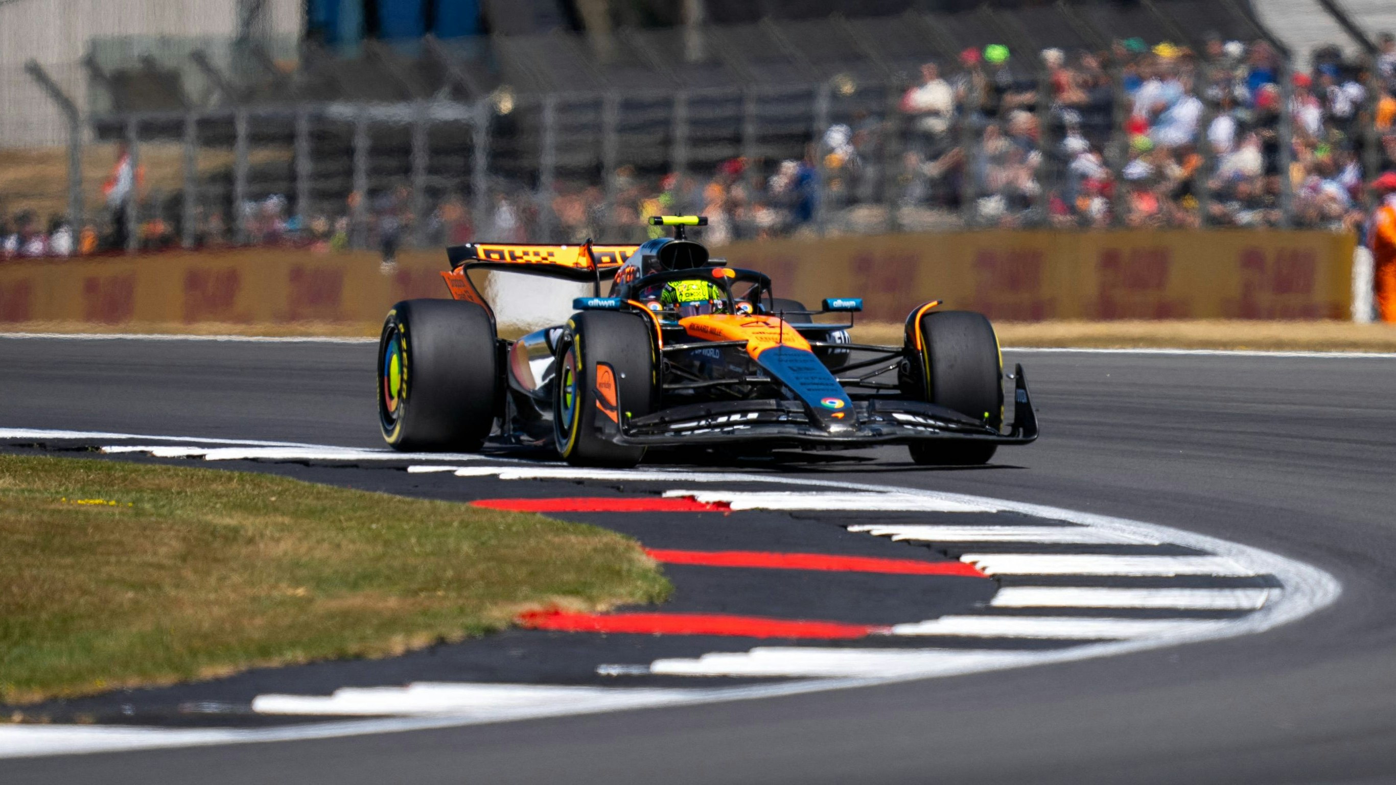 F1 British Grand Prix 2025 - Silverstone Lando Norris Gbr of McLaren Racing 4 during the Formula 1 Qatar Airways British Grand Prix 2025 on Friday at the Silverstone International Circuit, Silverstone, Great Britain on July 4, 2025 Credit: Photo by Antoine Lapeyre/ABACAPRESS.COM Silverstone United Kingdom PUBLICATIONxNOTxINxFRAxUK Copyright: xLapeyrexAntoine/ABACAx