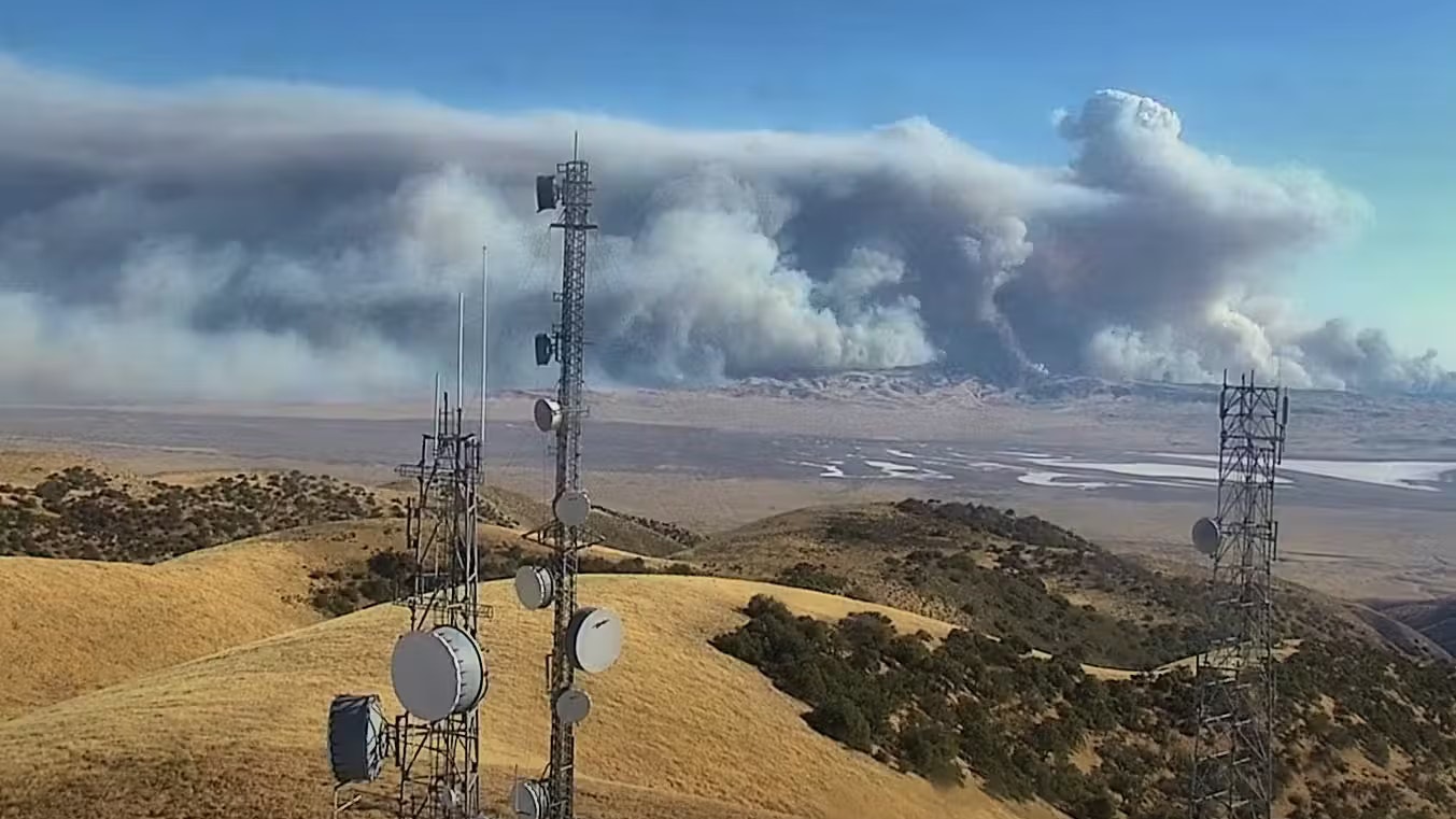 Heute.at - Größter Waldbrand des Jahres breitet sich rasant aus