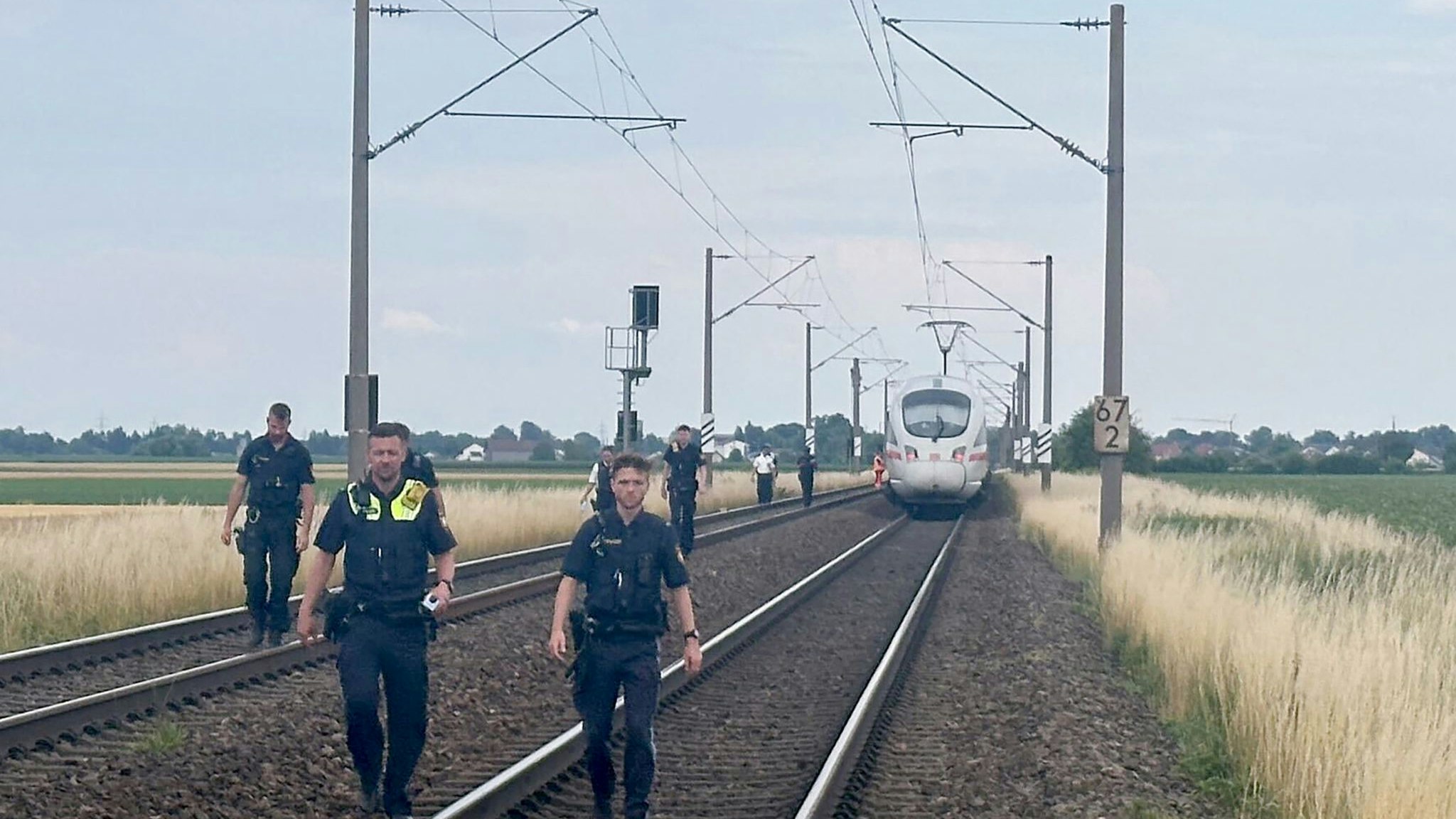 Heute.at - Haftbefehl gegen Axt-Angreifer aus dem ICE nach Wien