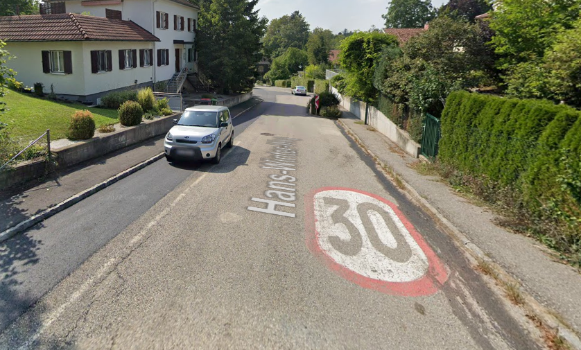 Drei stand wie bisher zwei Standorte: Jetzt wird in Ried auch am Hans-Winter-Weg geblitzt. (Archivbild)