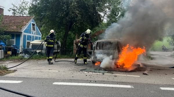 Heute.at - Schock im Frühverkehr – Pkw geht in Flammen auf