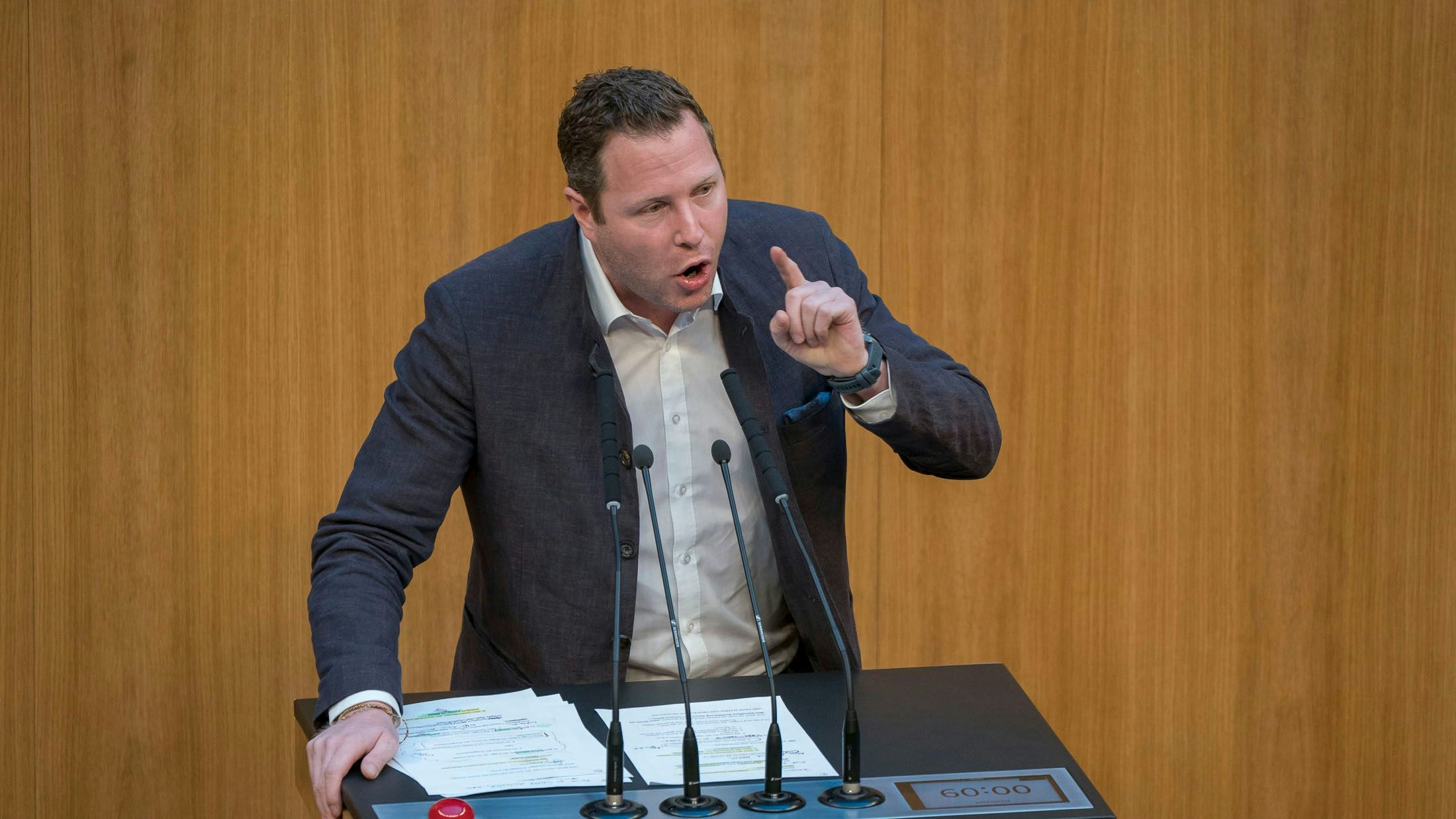 Heute.at - Corona-Skandale am Tisch – FPÖ ortet Vertuschung