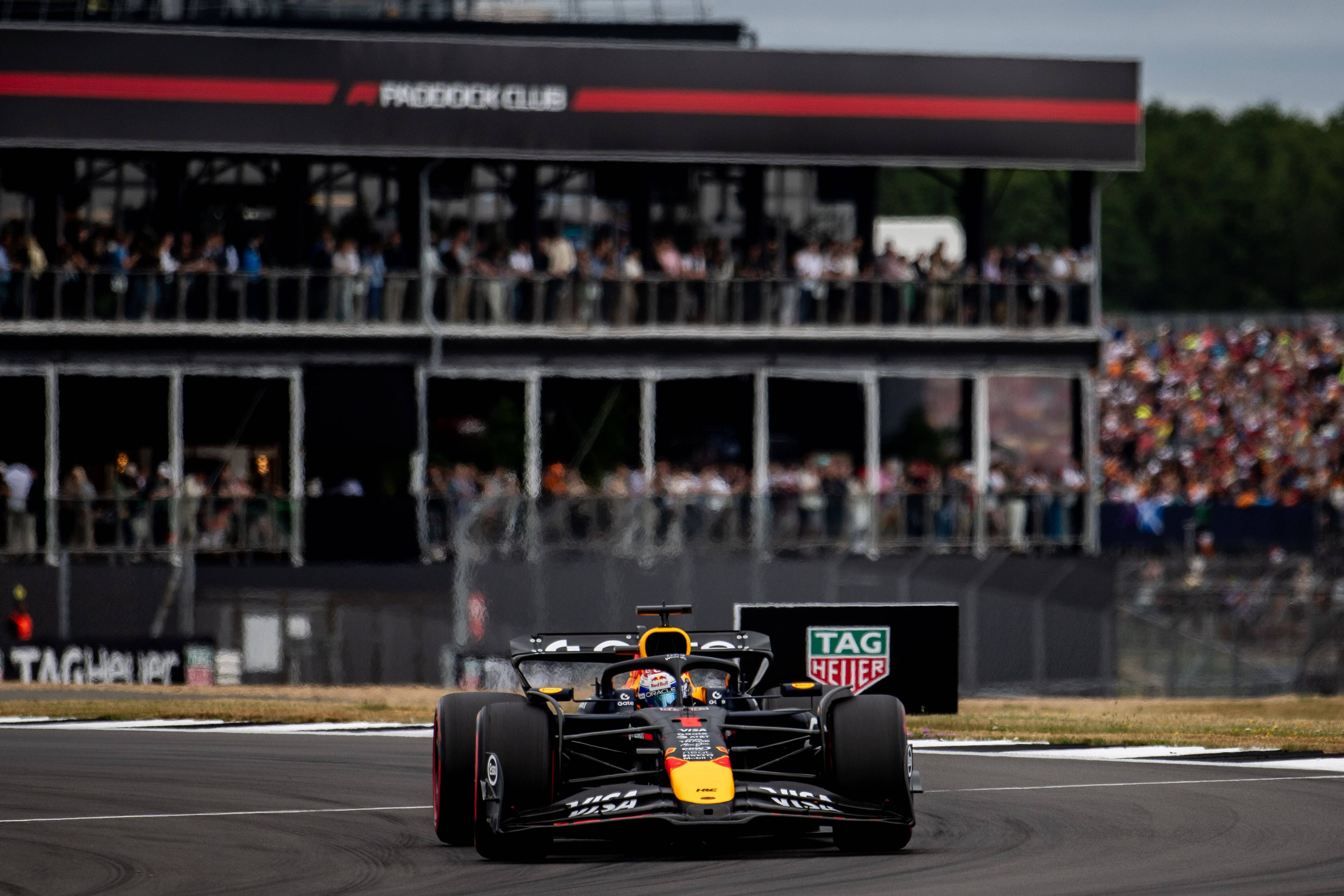 F1 - BRITISH GRAND PRIX 2025 01 VERSTAPPEN Max nld, Red Bull Racing RB21, action during the Formula 1 Qatar Airways British Grand Prix 2025, 12th round of the 2025 FIA Formula One World Championship, WM, Weltmeisterschaft from July 4 to 6, 2025 on the Silverstone Circuit, in Silverstone, United Kingdom - SilverstoneUnited Kingdom PUBLICATIONxNOTxINxFRAxBEL Copyright: xALBERTOxVIMERCATIx