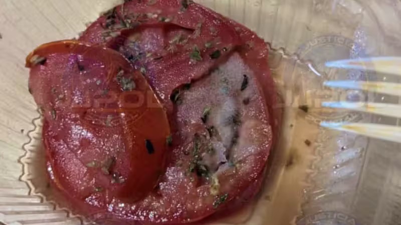 Heute.at - Bei Armutsgipfel – verdorbene Sandwiches für Polizei