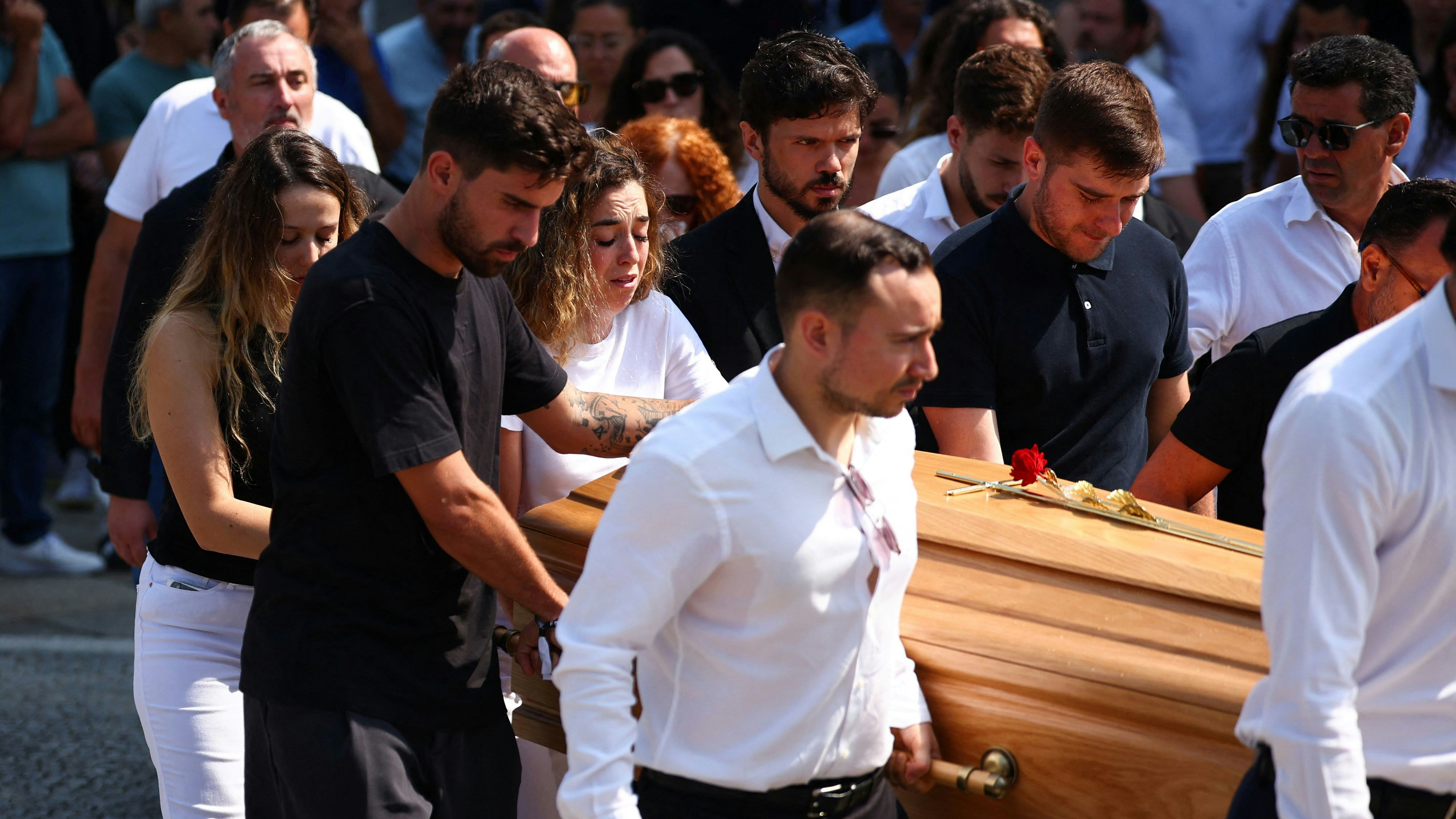Heute.at - Witwe emotional – Diogo Jota findet seine letzte Ruhe