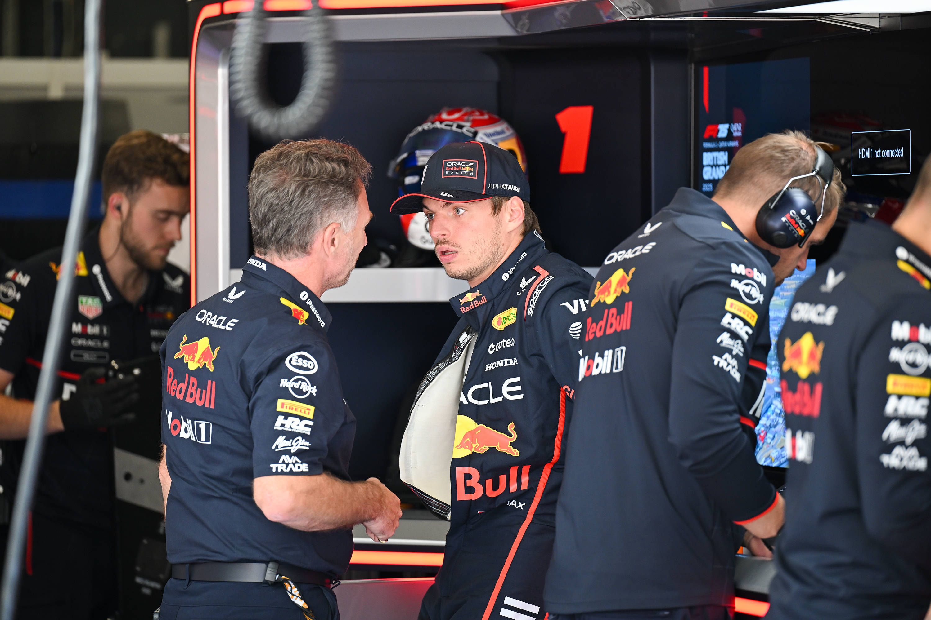 Red-Bull-Teamchef Christian Horner und Star-Pilot Max Verstappen. 