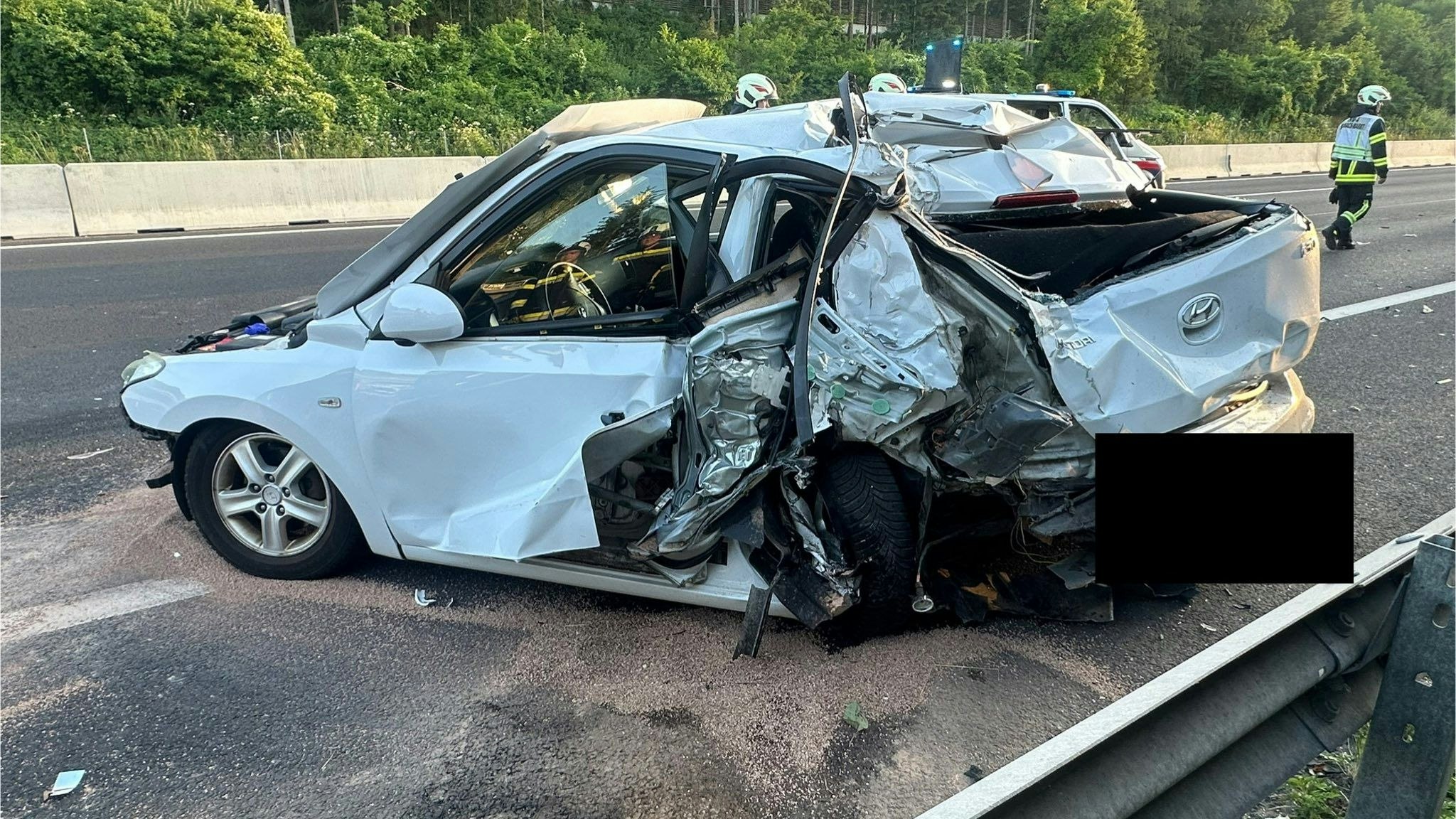 Heute.at - Lkw kracht in Pannenfahrzeug: Mann (62) schwer verletzt
