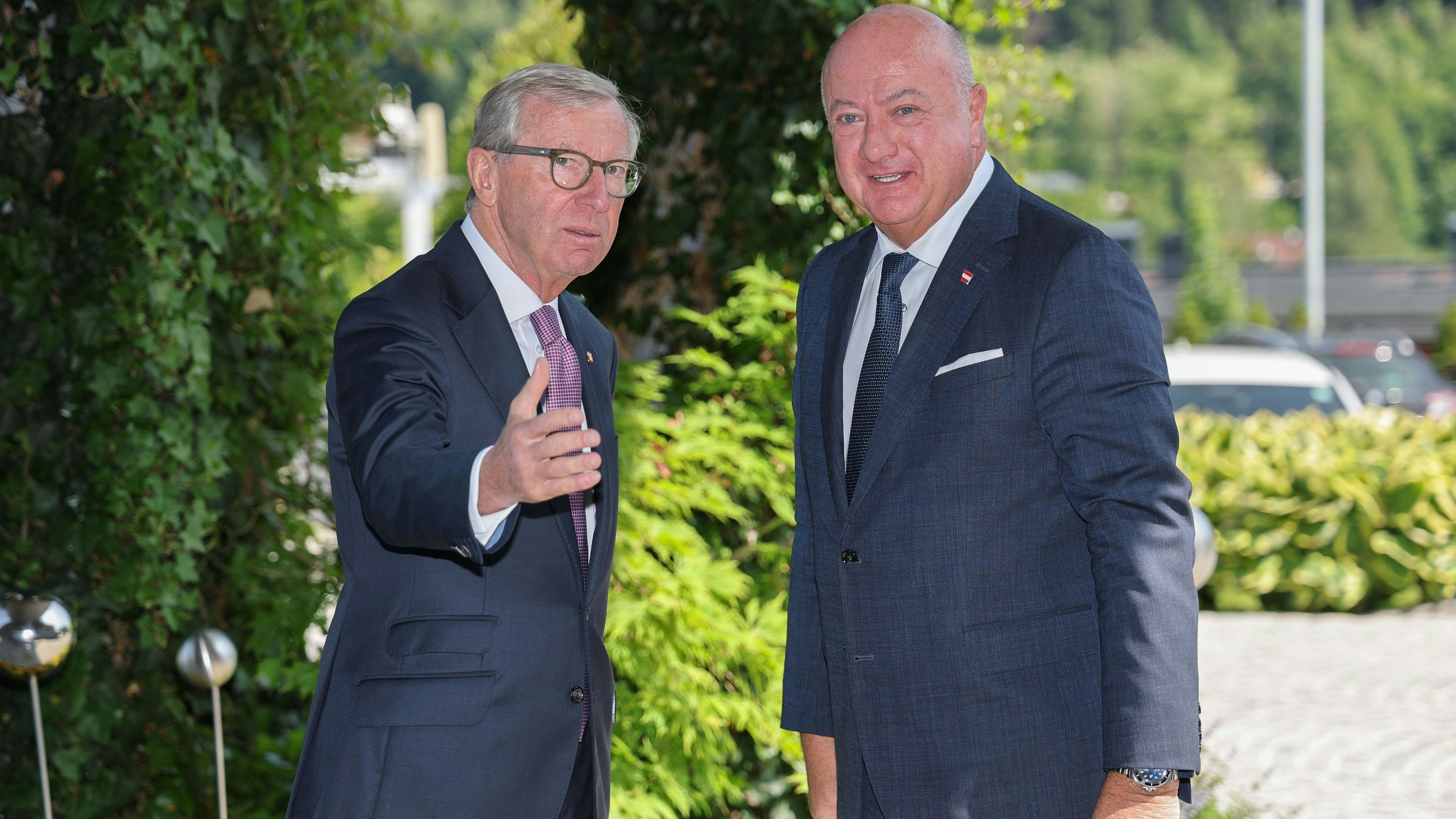 Die Regierung möchte dem Land in Windeseile ein Reform-Menü auftischen
