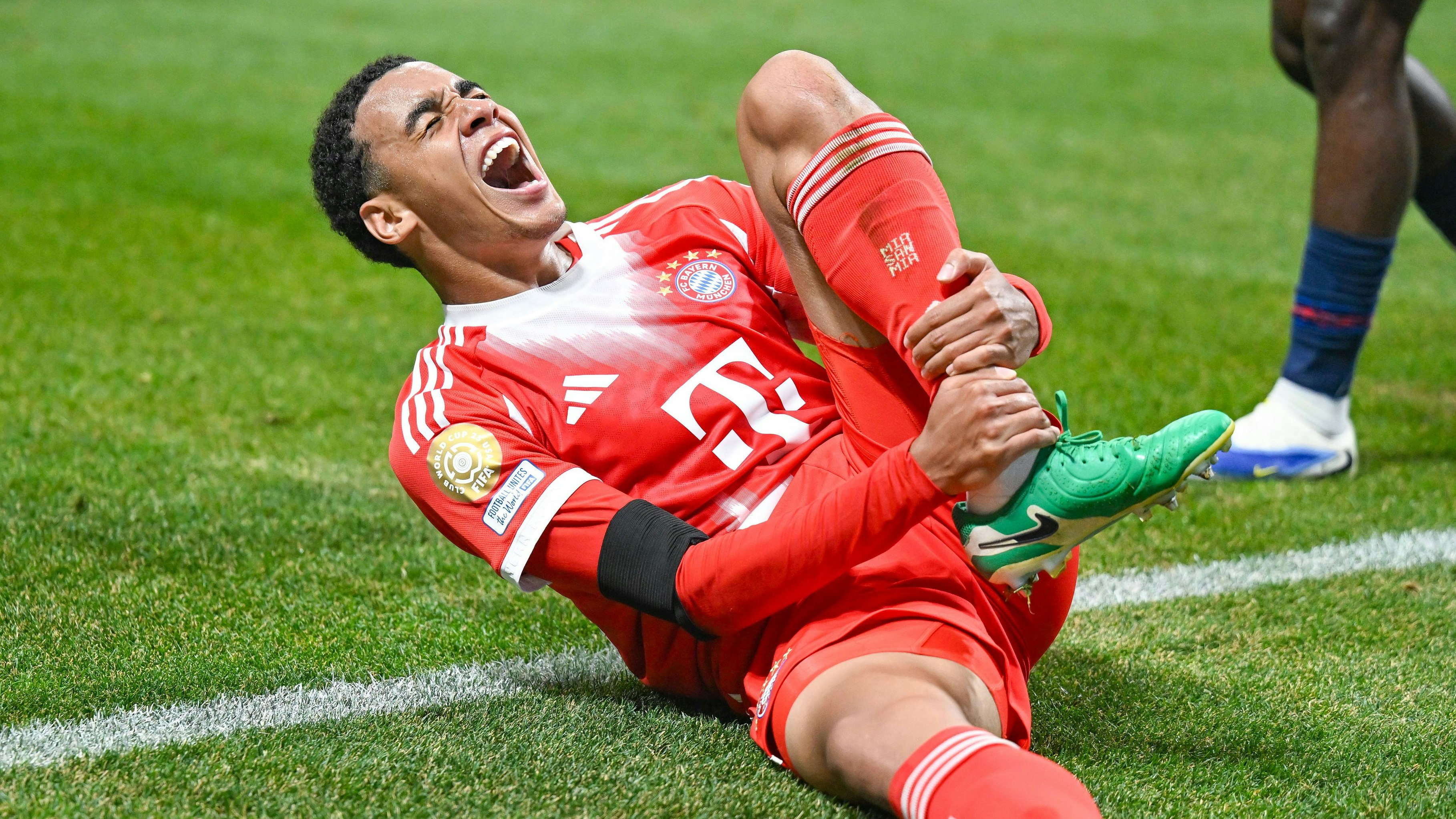 Heute.at - Wadenbeinbruch! So lange fehlt Musiala den Bayern