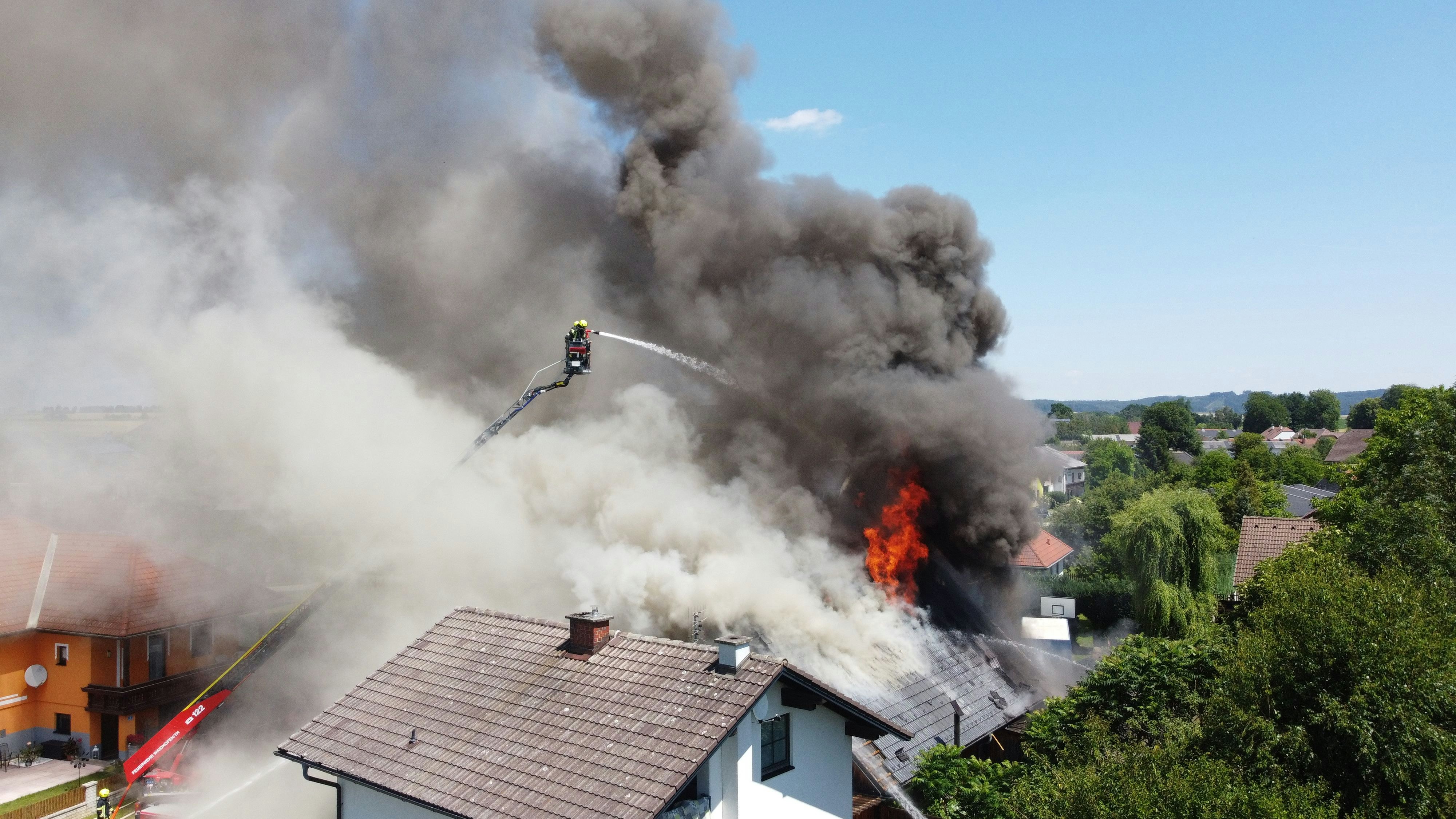 Heute.at - Mächtige Rauchsäule – Großeinsatz im Waldviertel