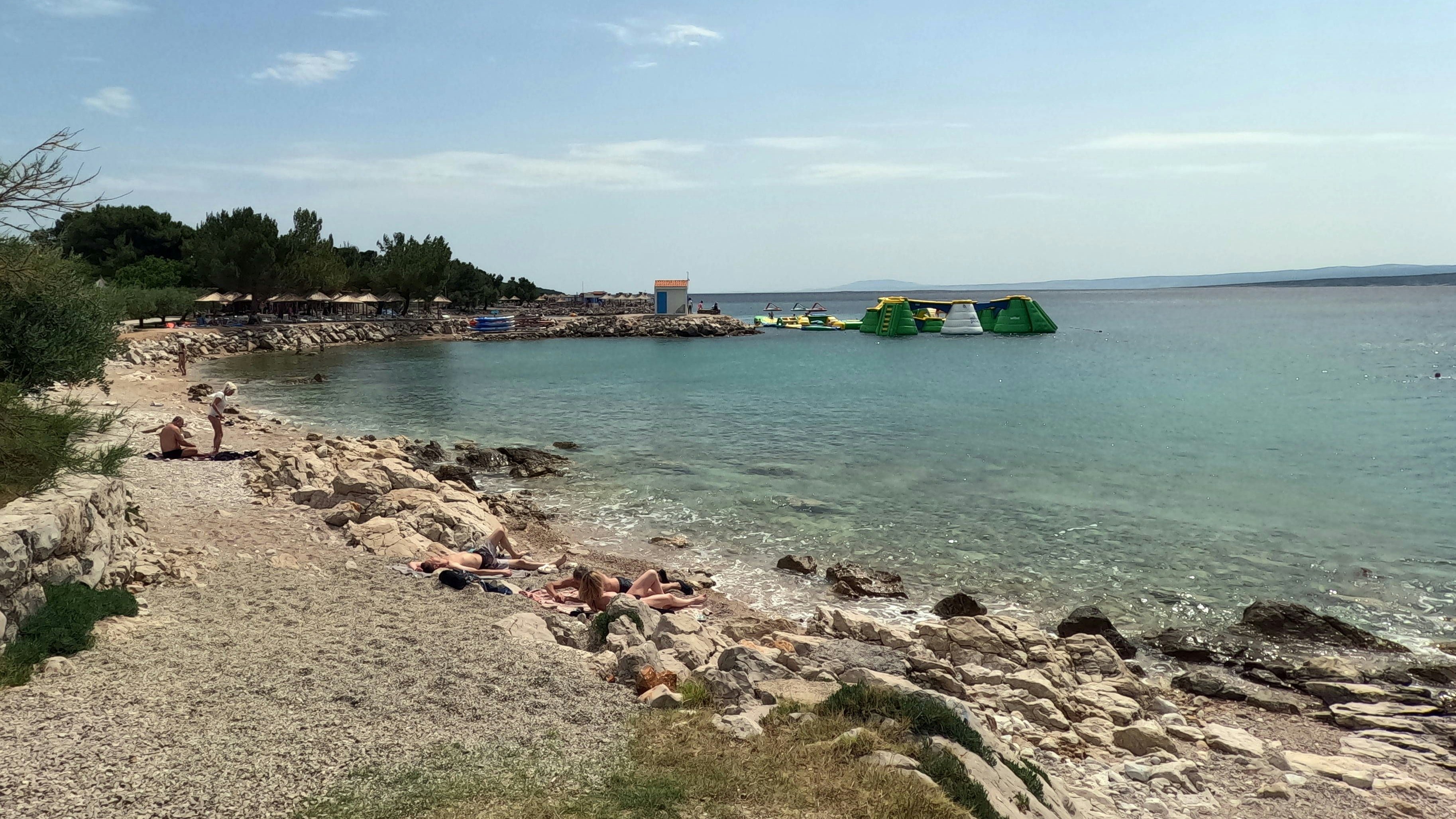 Heute.at - Mann (65) filmt nackte Kinder am Strand – Festnahme