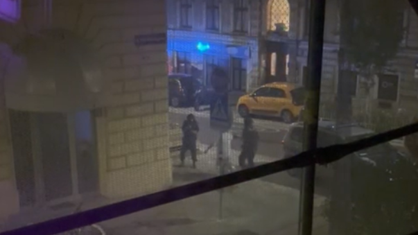 Spezialeinheiten sicherten die Straßen.