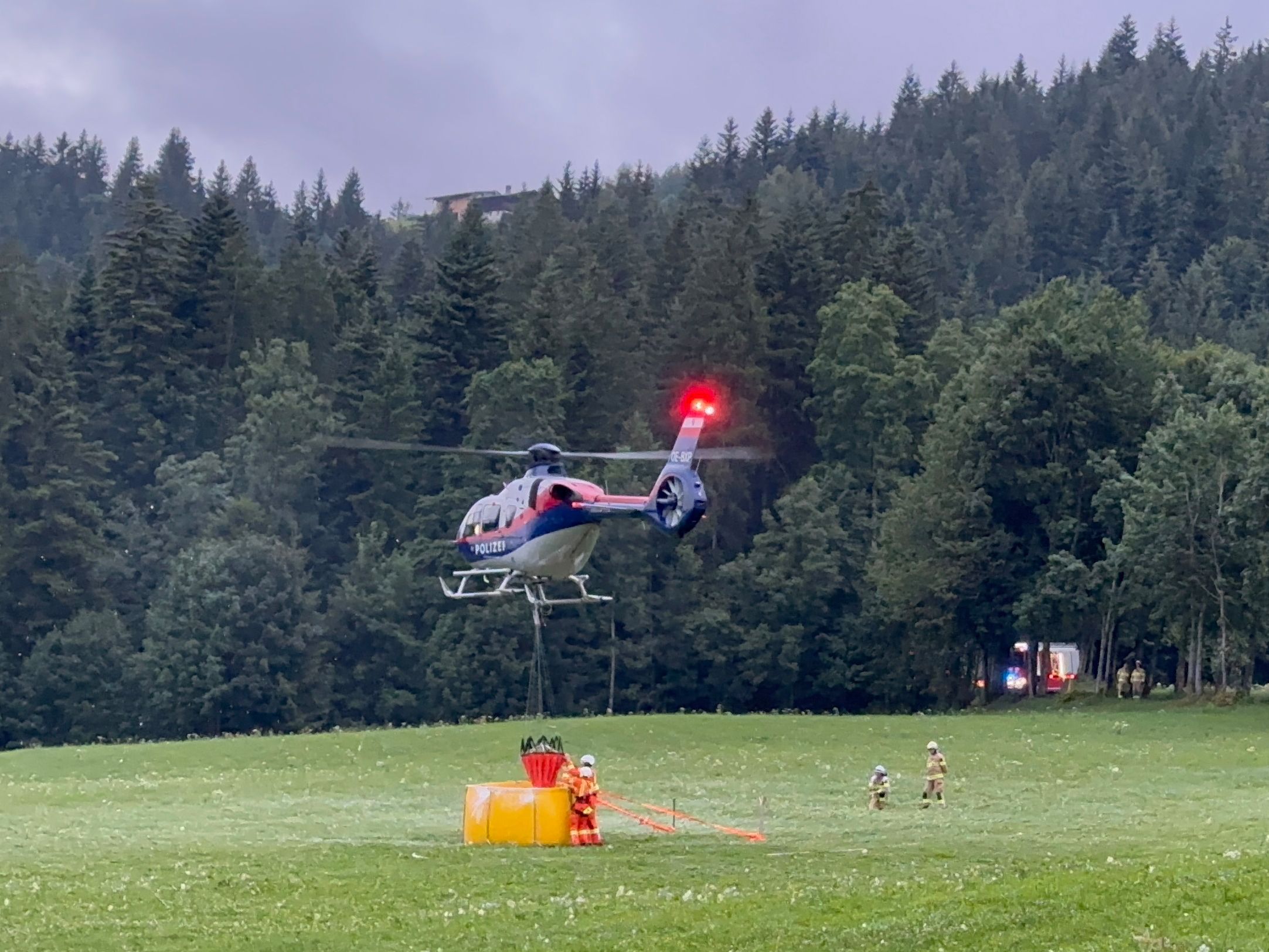 Die Feuerwehren wurden vom Polizeihubschrauber Libelle unterstützt.