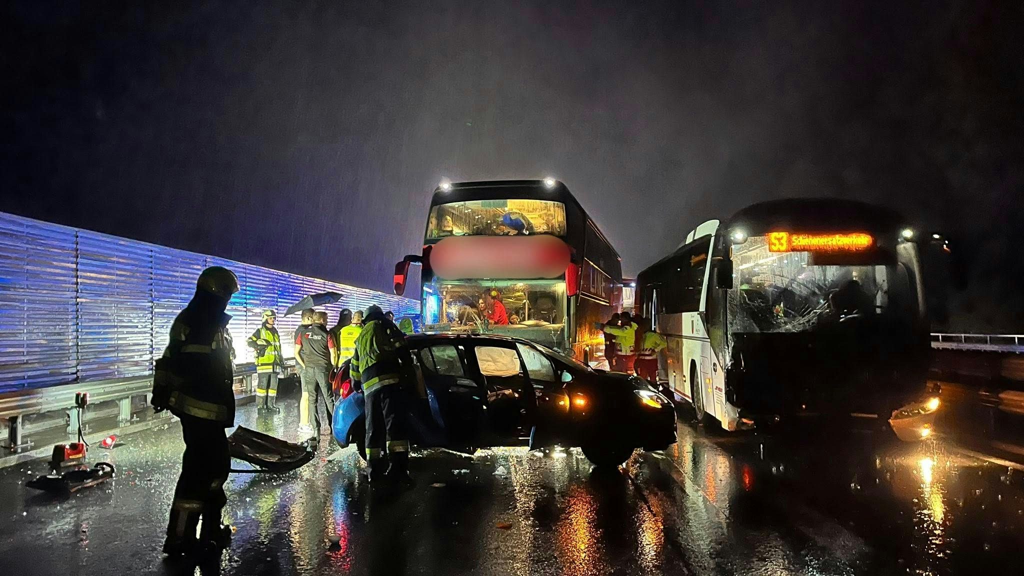 Heute.at - Aquaplaning führt zu Massencrash auf der Tauernautobahn