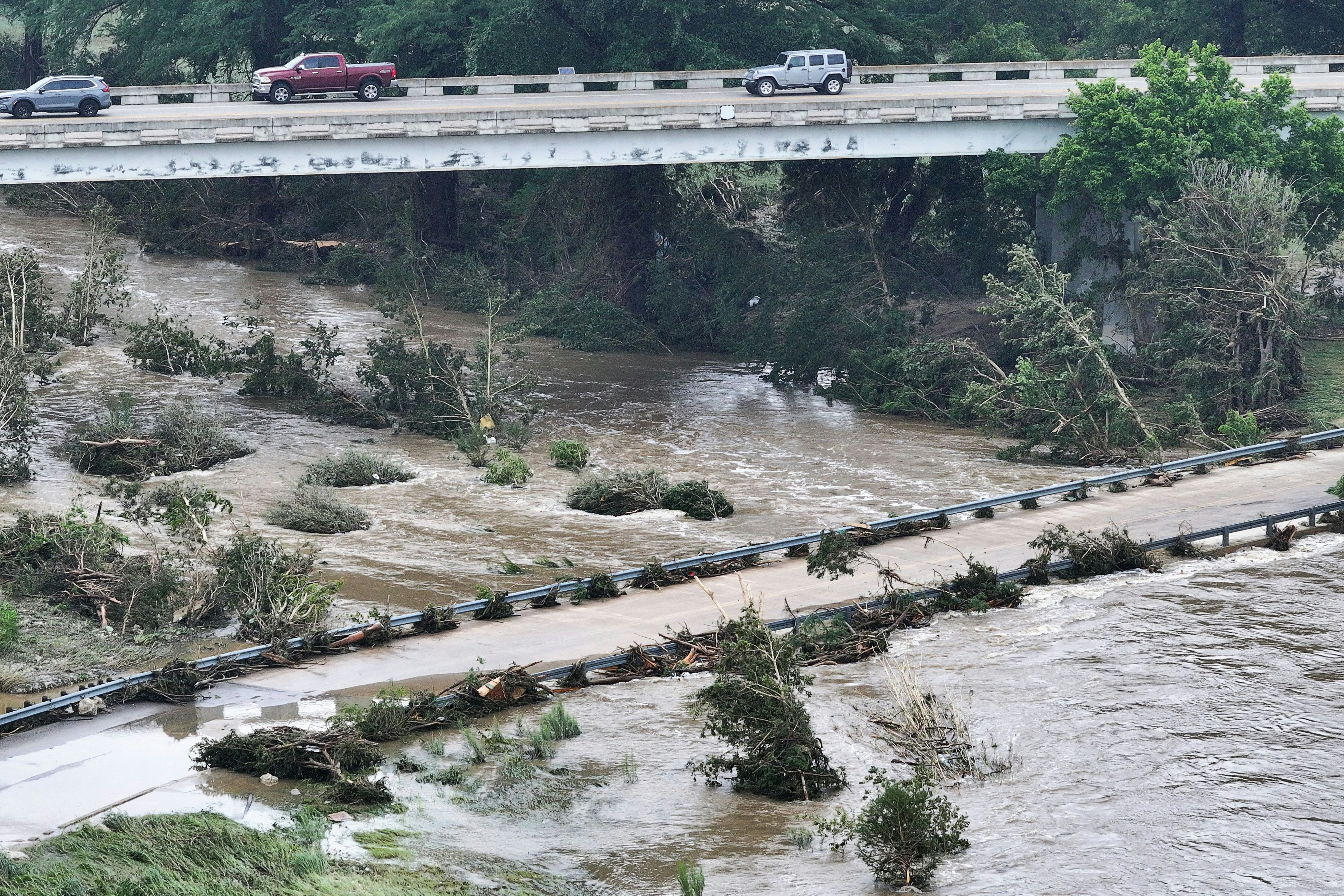Auch zahlreiche Brücken hielten dem Guadalupe River nicht stand