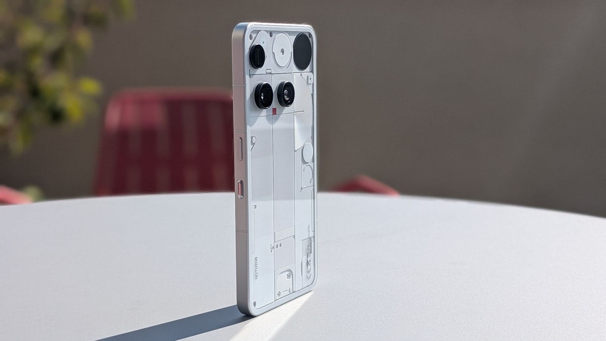 Für alle, die ein Smartphone suchen, das sich von der Masse abhebt, ist das Nothing Phone (3) eine spannende und gelungene Wahl.