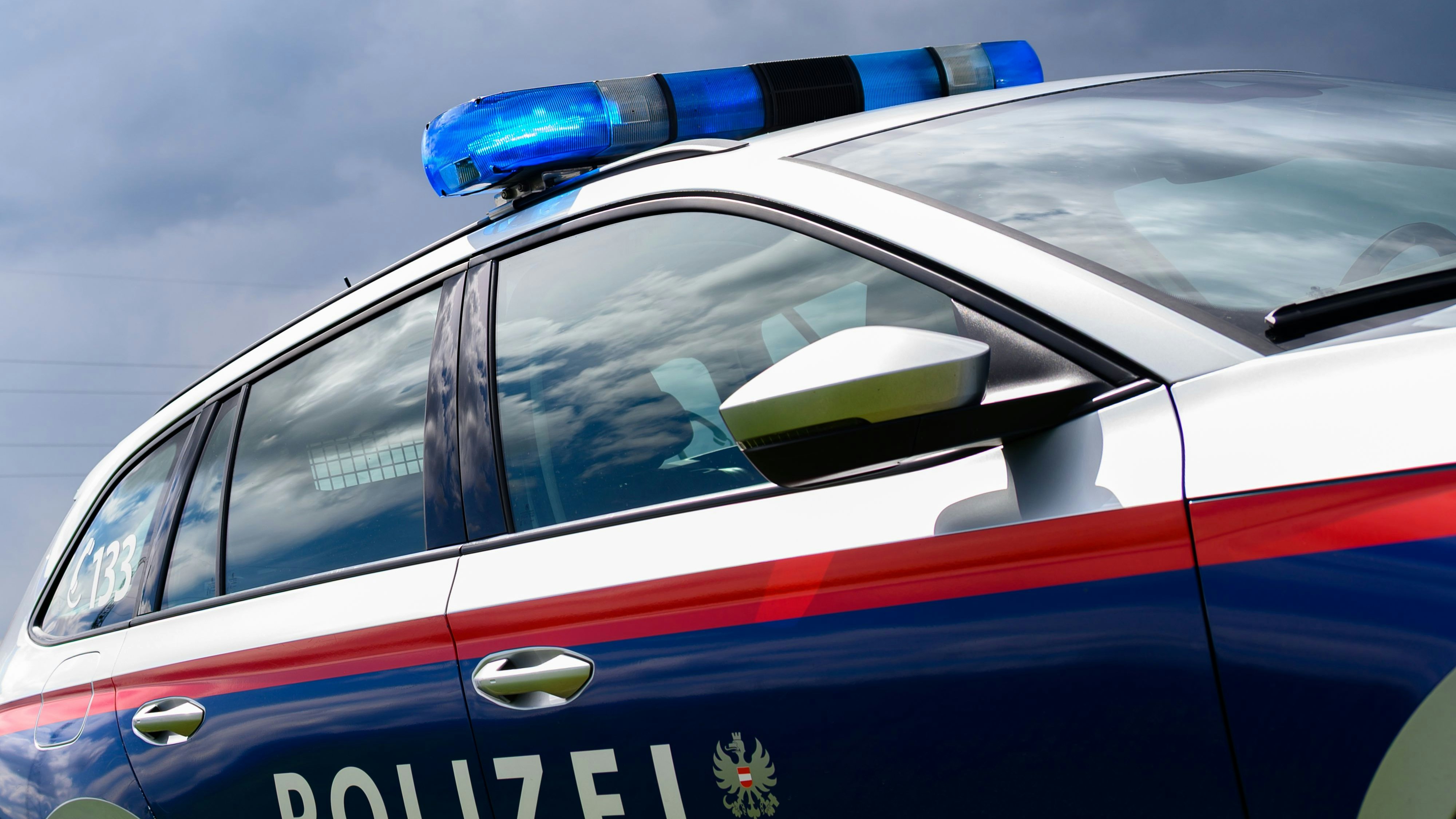 Heute.at - Unbekannte stehlen Tasche mit Sparbüchern und Bargeld