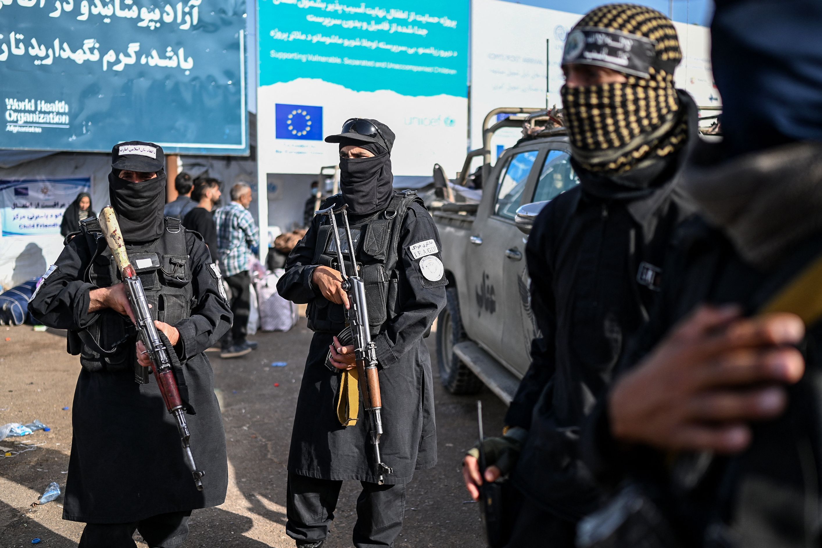 Der Internationale Strafgerichtshof hat Haftbefehle gegen Anführer der Taliban erlassen.