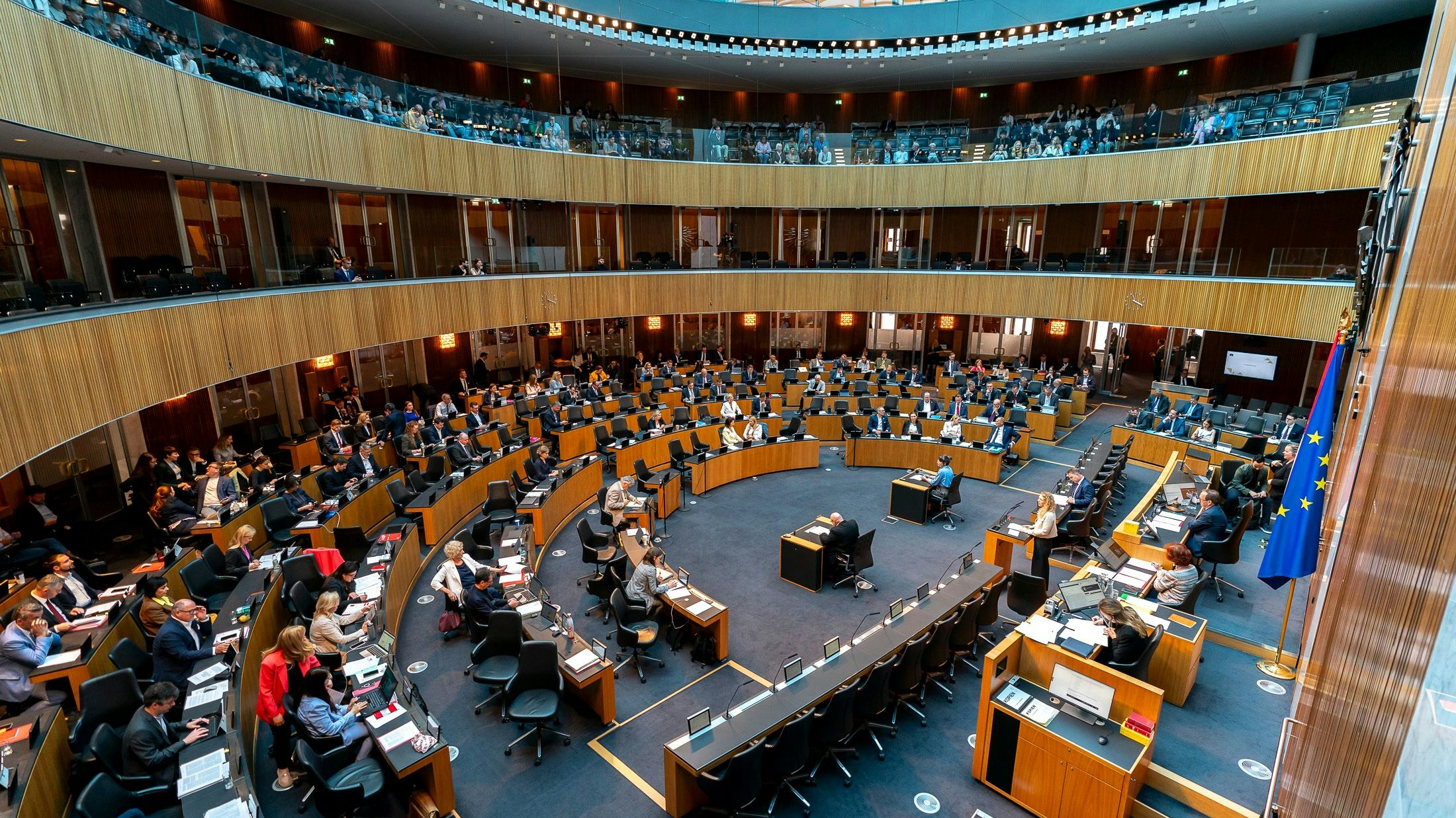 Heute.at - Hitzige Corona-Debatte – FPÖ warnt vor WHO-Diktat