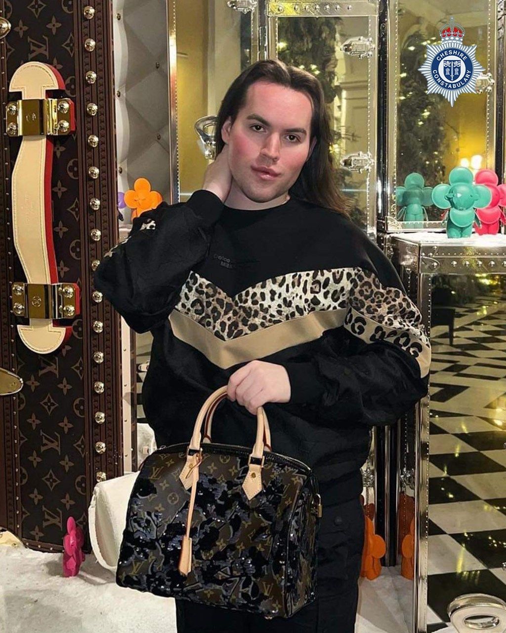 Handtaschen waren seine Leidenschaft - und sein Untergang. Jack Watkin wurde wegen Betruges angeklagt und sitzt derzeit in Untersuchungshaft. Das Urteil wird für September erwartet.