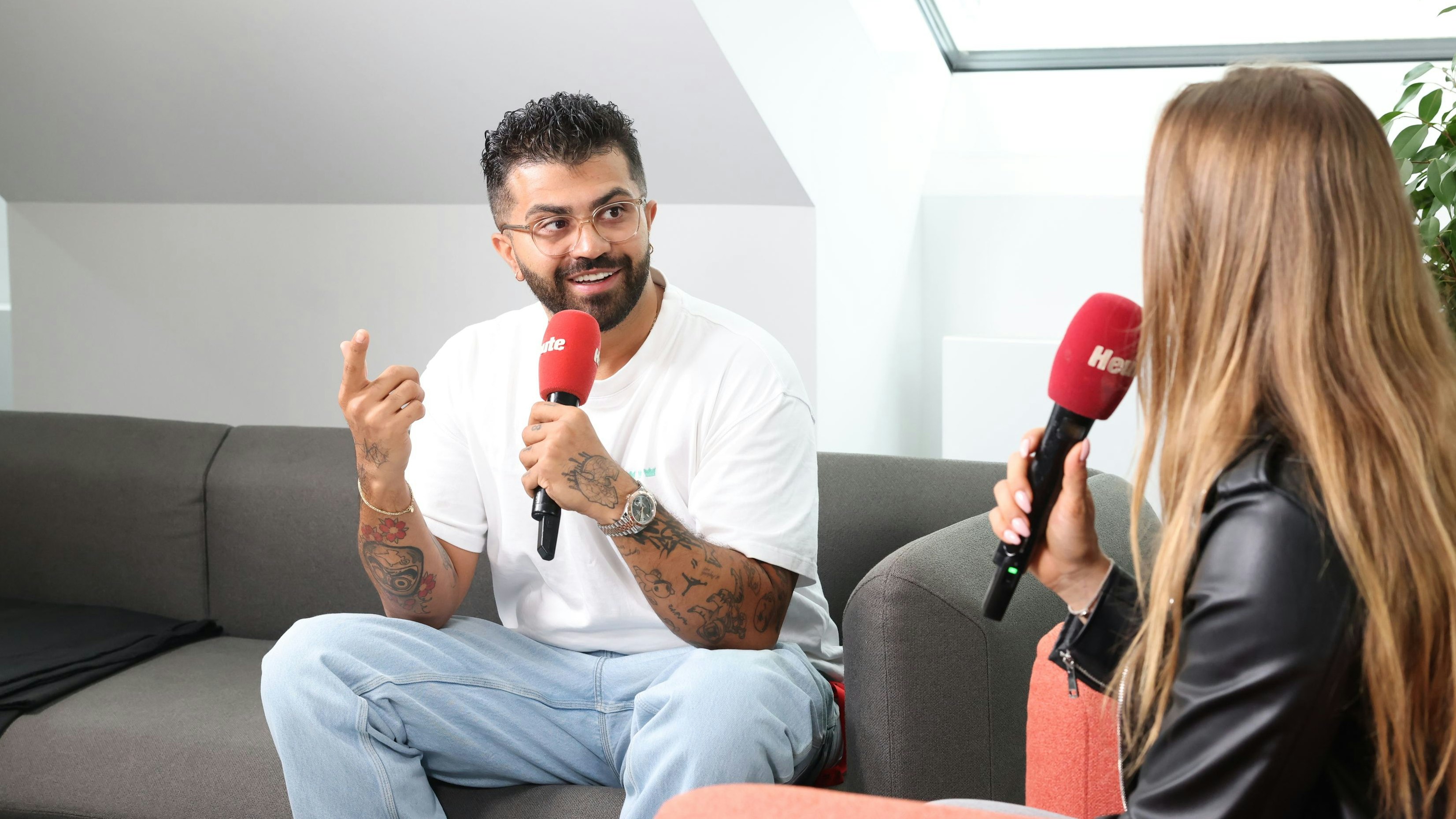 Heute.at - Comedian verkuppelt Paar – Baby heißt bald wie er