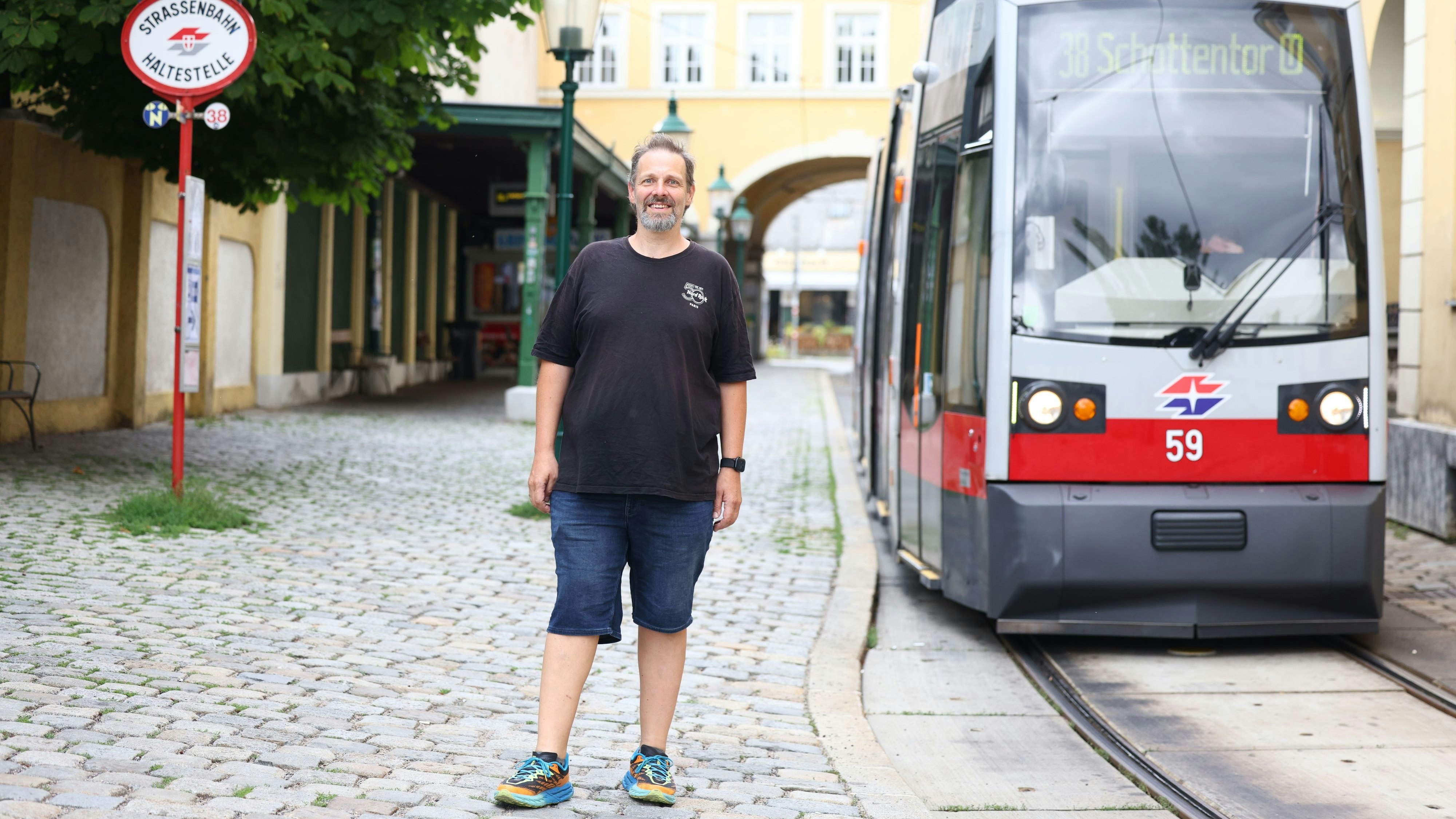 Heute.at - Wiener wandert alle Bim-Linien ab – 18 hat er schon