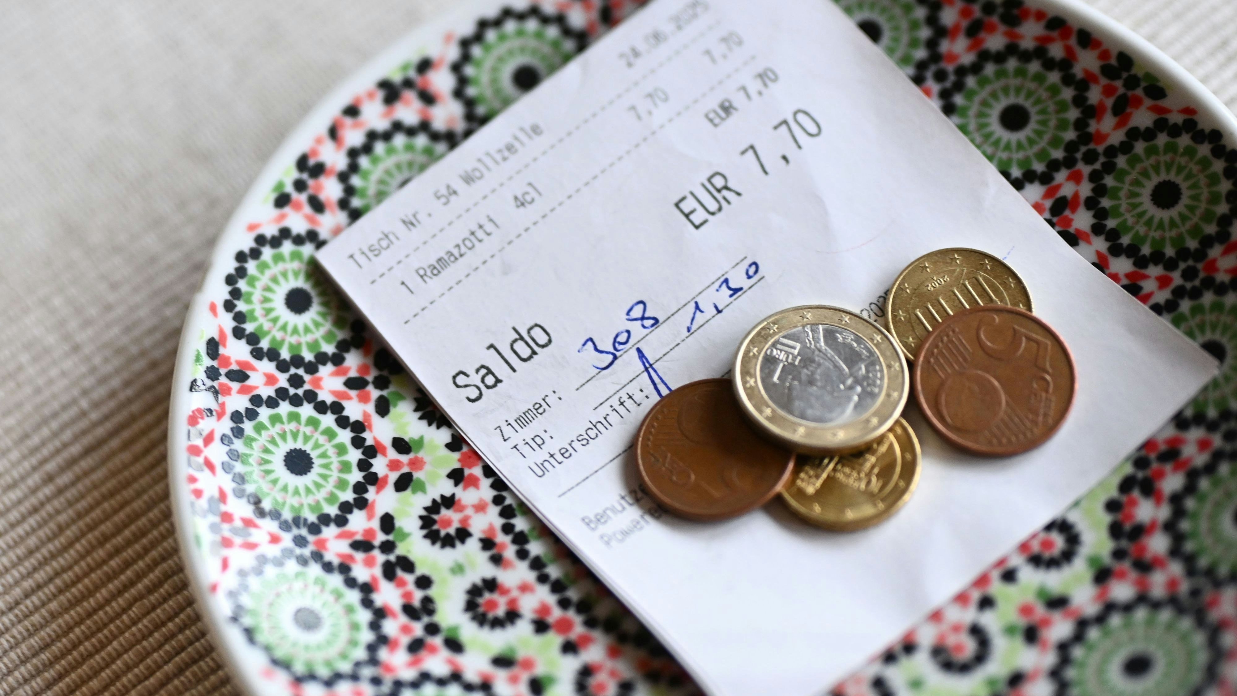 Heute.at - Neue Trinkgeld-Regelung – doch NEOS legen sich quer