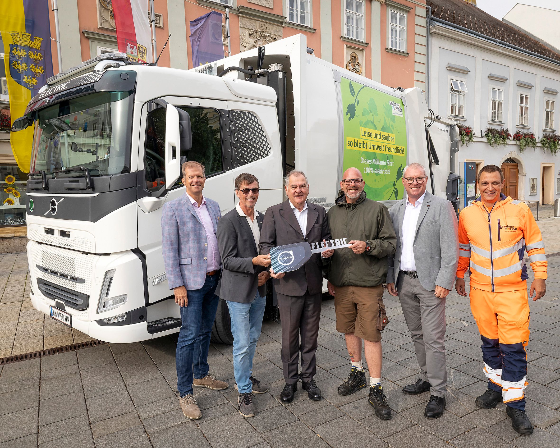 wnsks-Geschäftsführer Thomas Pils, Gemeinderat Franz Hatvan, Stadtrat LAbg. Franz Dinhobl, Umweltstadtrat Norbert Horvath, Rudolf-Udo Wiesmüller (wnsks) und Gerhard Fleischmann (wnsks) (v.l.n.r.).