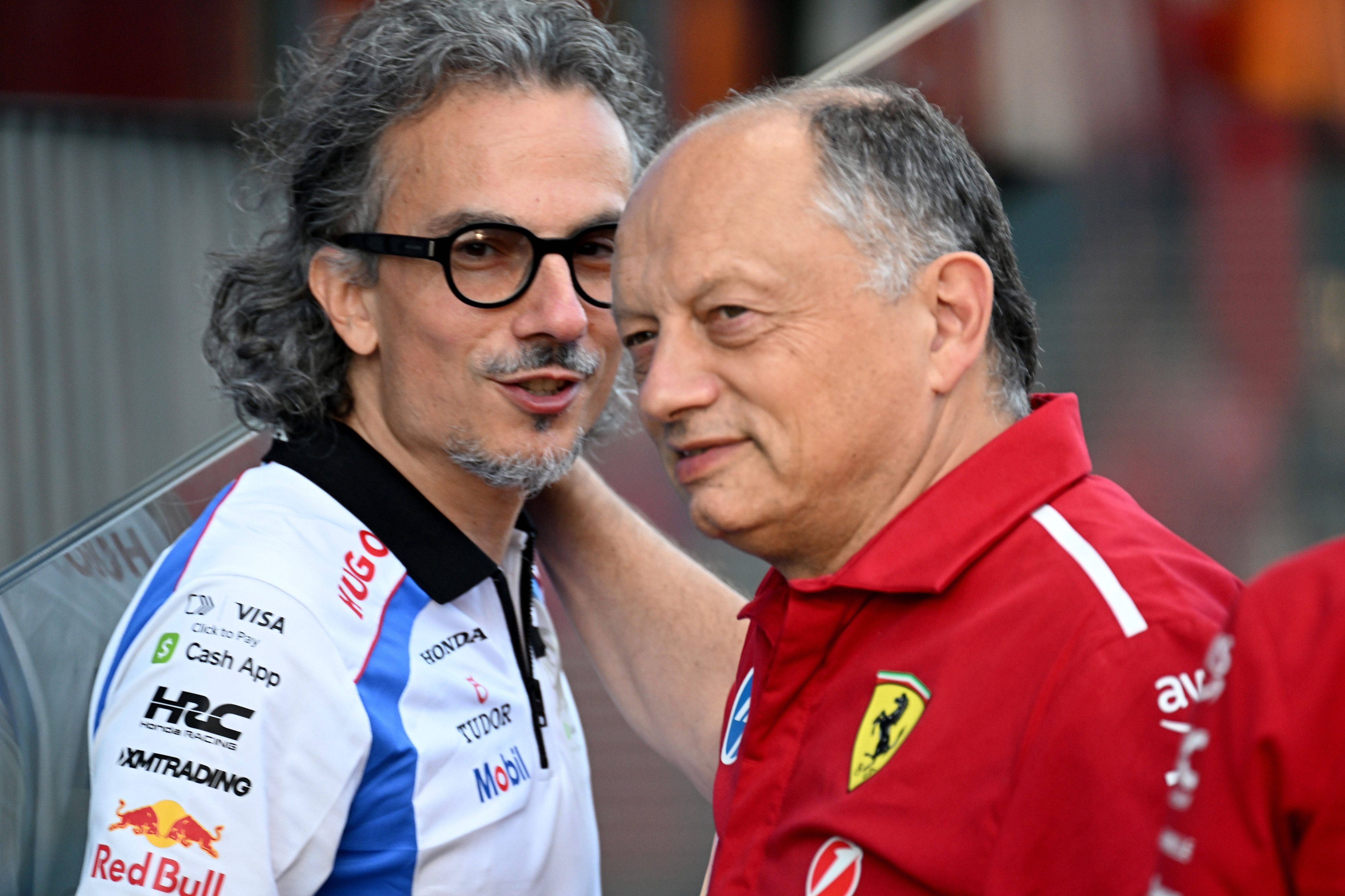 Racing-Bull-Teamchef Laurent Mekies (l.) rückt auf. Rechts: Ferrari-Teamchef Fred Vasseur.