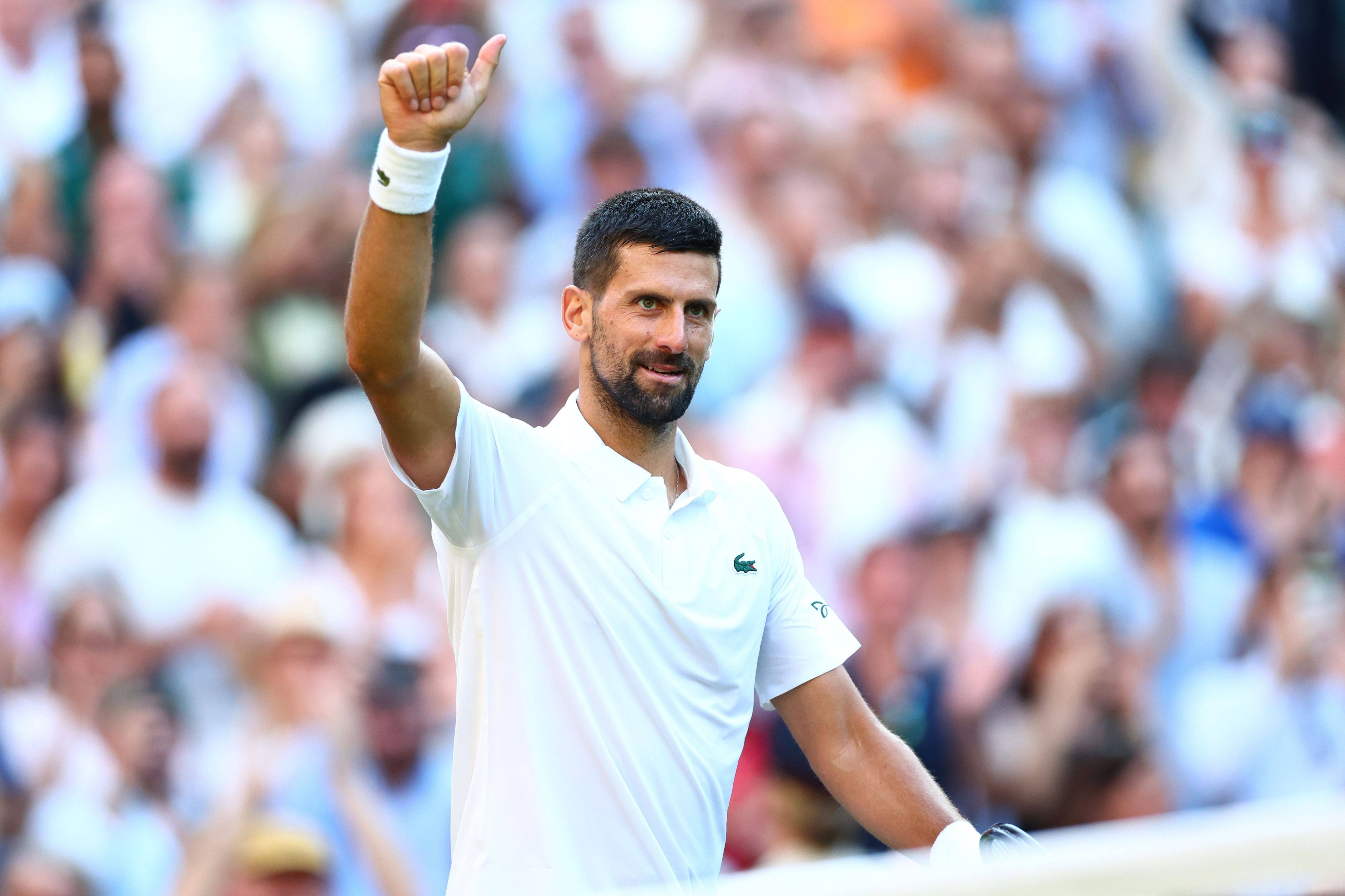 Novak Djokovic zieht ins Wimbledon-Halbfinale ein.