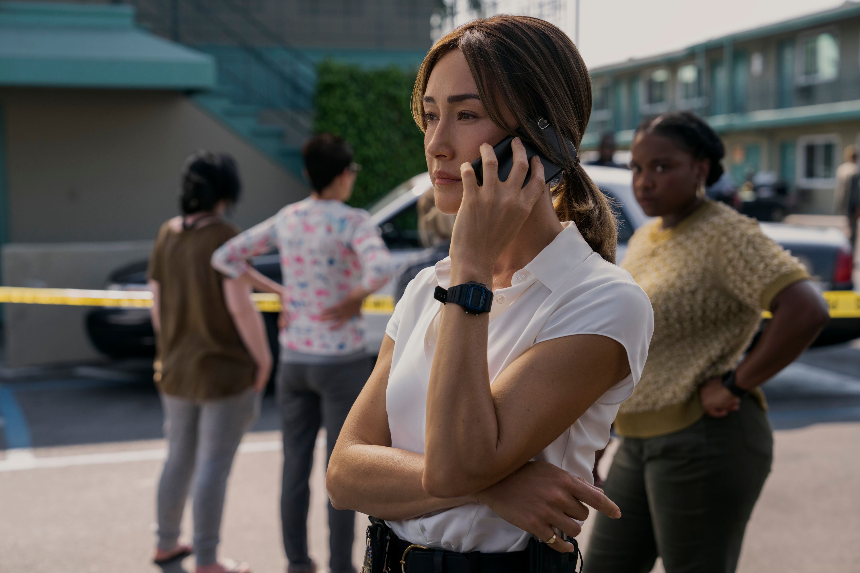 Cold Case-Ermittlerin Renée Ballard (Maggie Q) am Schauplatz eines Verbrechens: das "Bosch"-Spin-Off "Ballard" ist neu auf Amazon Prime