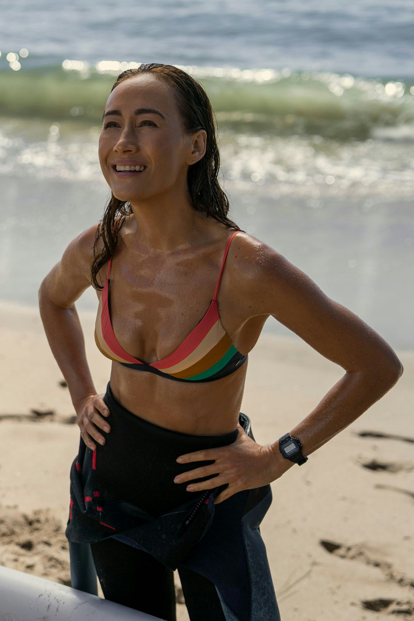 Wenn sie nicht gerade Fälle löst, surft sie an den Stränden von Los Angeles: Detective Renée Ballard (Maggie Q) ist die Heldin ihrer eigenen Serie – jetzt neu auf Amazon Prime