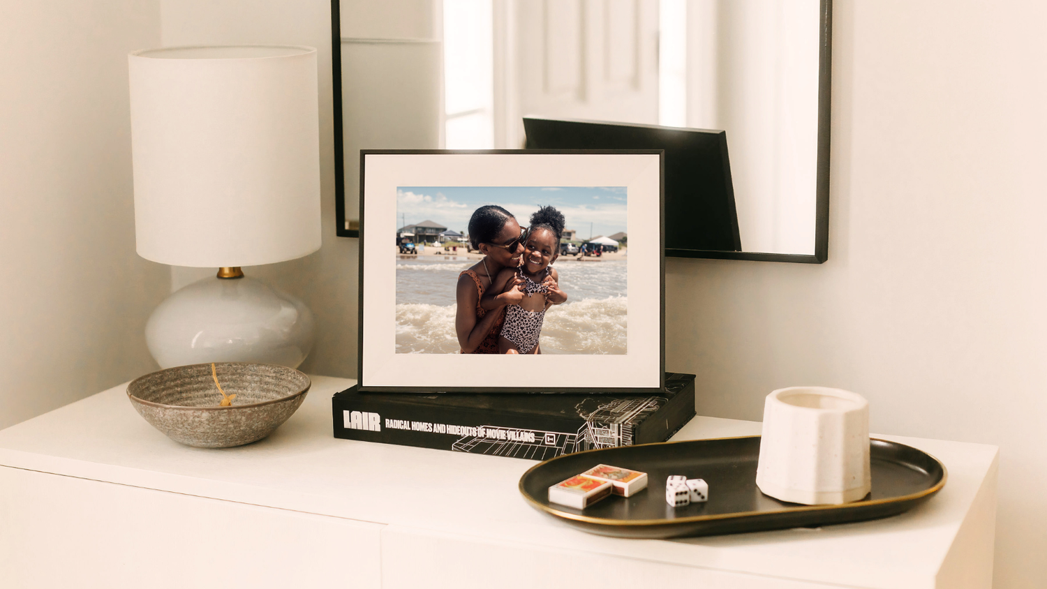 Laut Aura ist Aspen mit nur 0,5 Zoll Rahmenbreite der bislang schlankste Rahmen des Unternehmens.