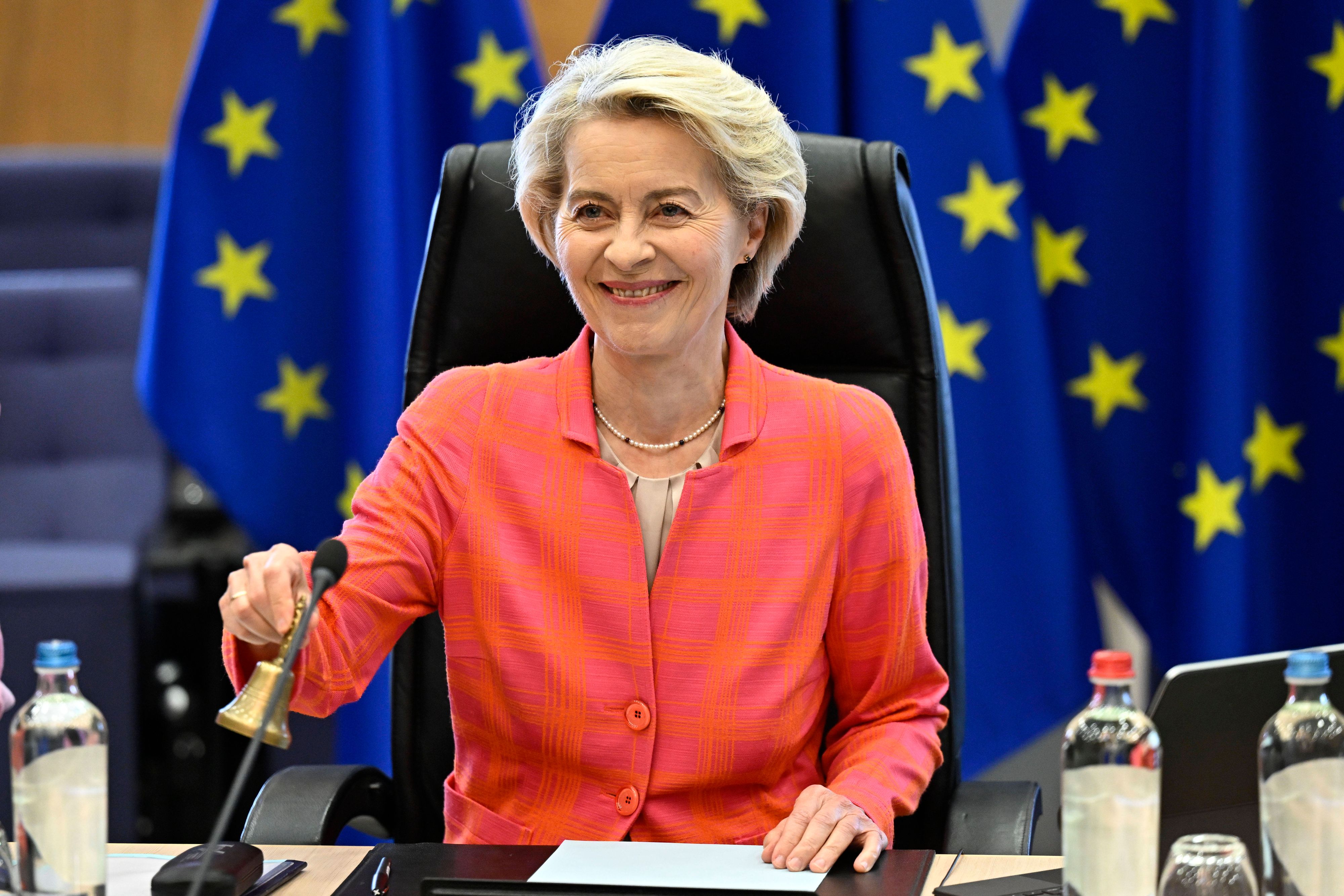 EU-Kommissionspräsidentin Ursula von der Leyen muss sich einem Misstrauensvotum stellen.